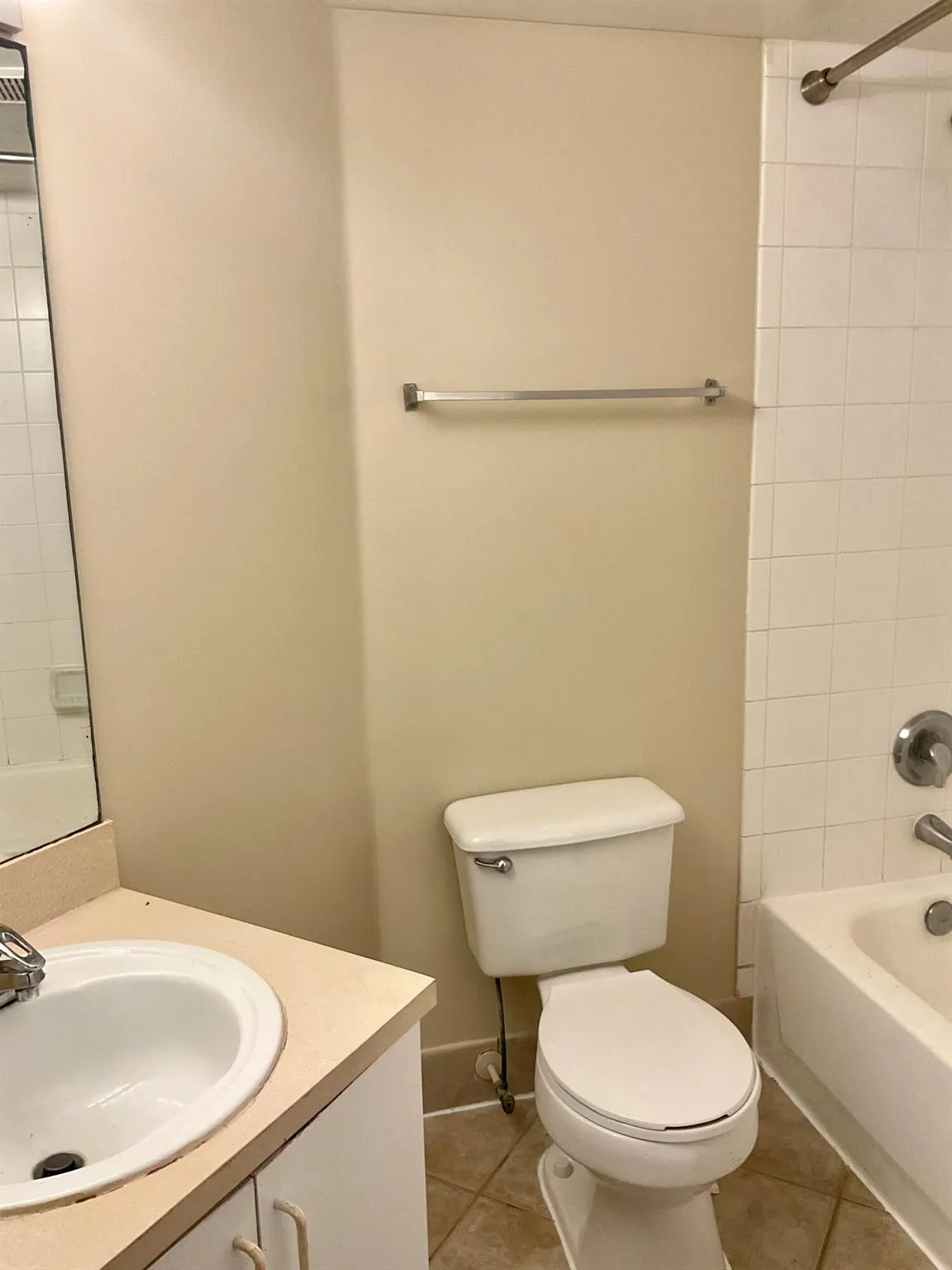 4183 N Haverhill Road, #716