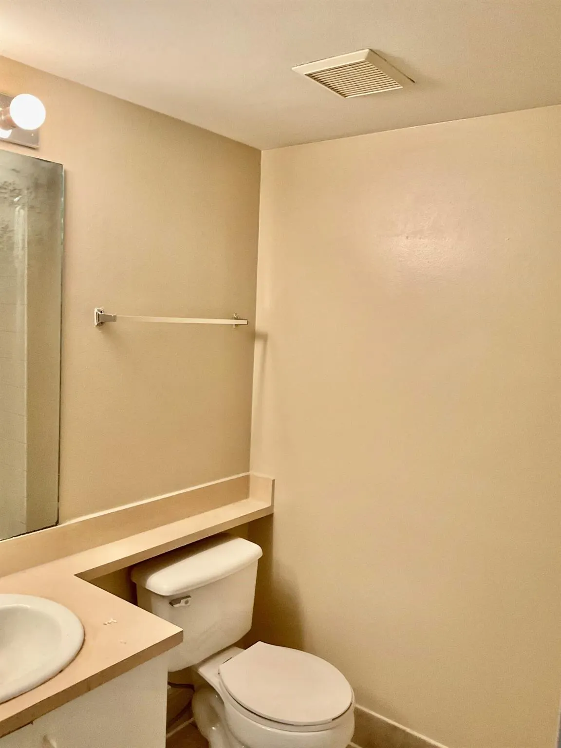 4183 N Haverhill Road, #716