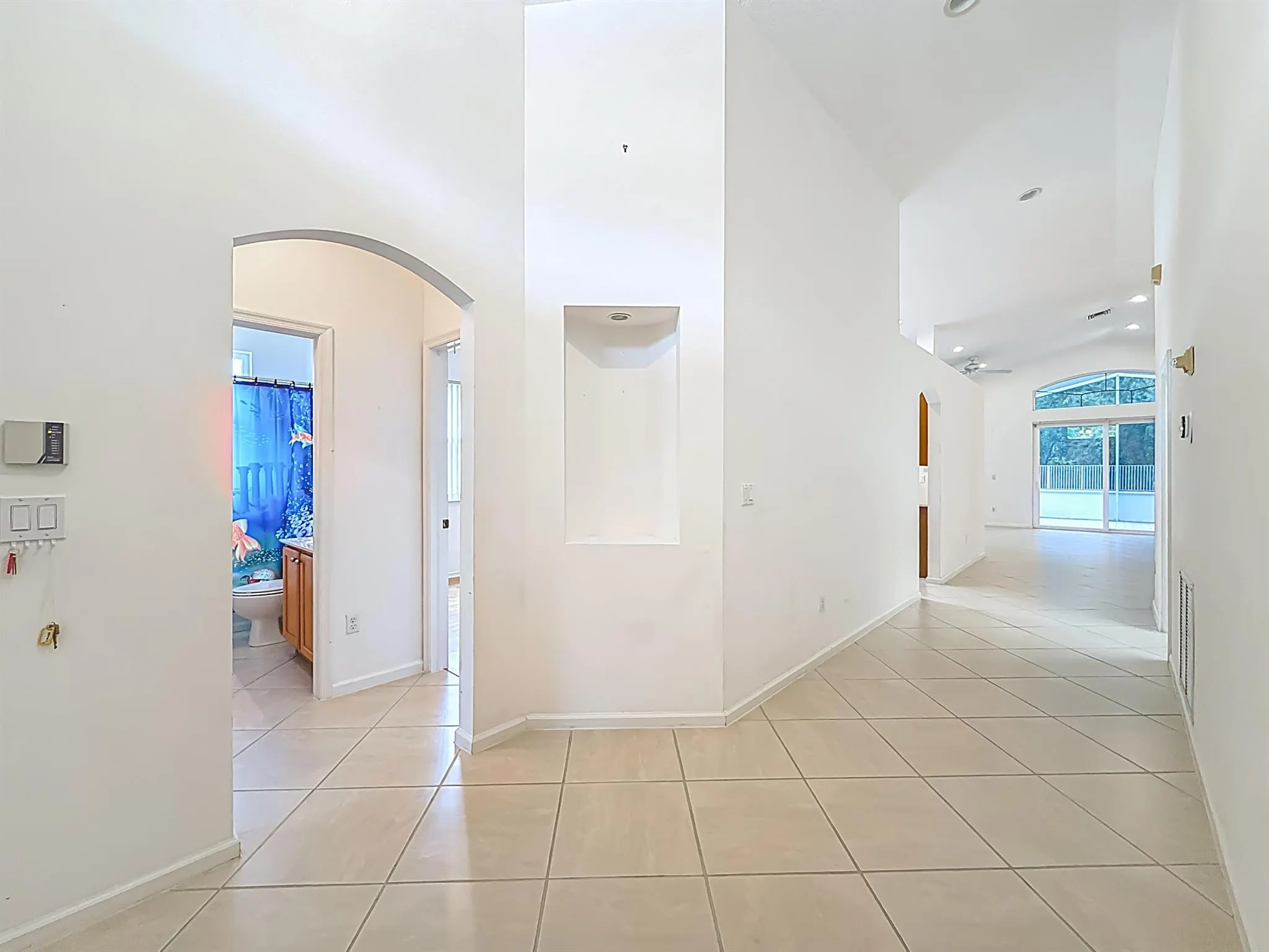 5802 N San Andros