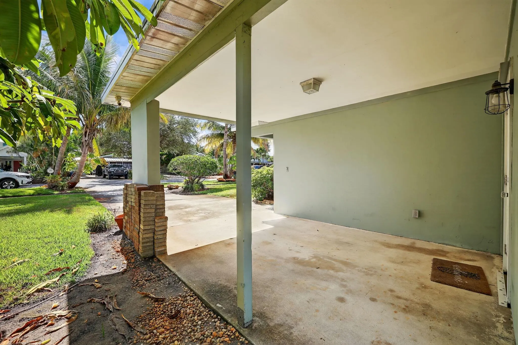 262 SE Monterey Avenue