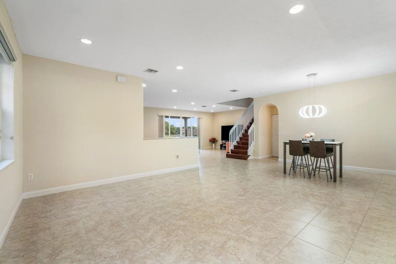 9023 Alexandra Circle