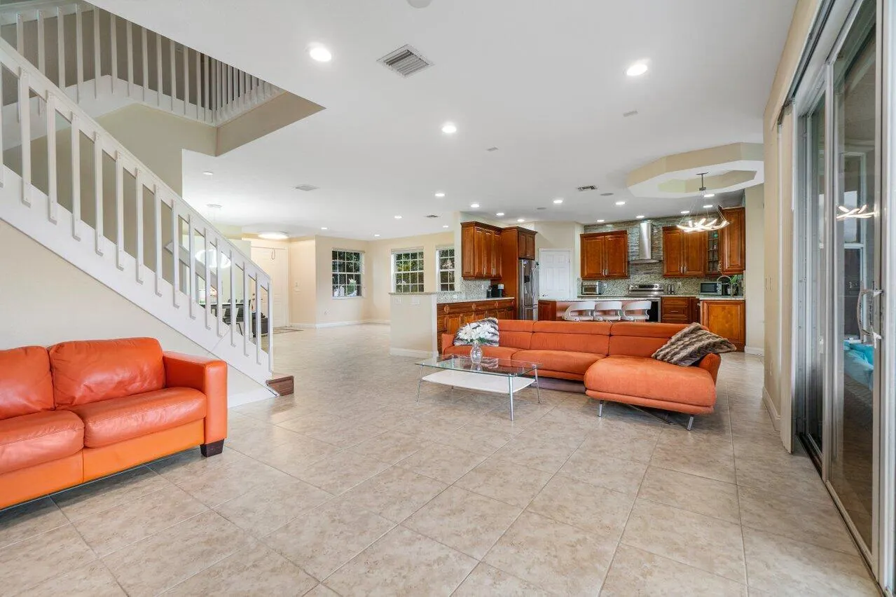 9023 Alexandra Circle