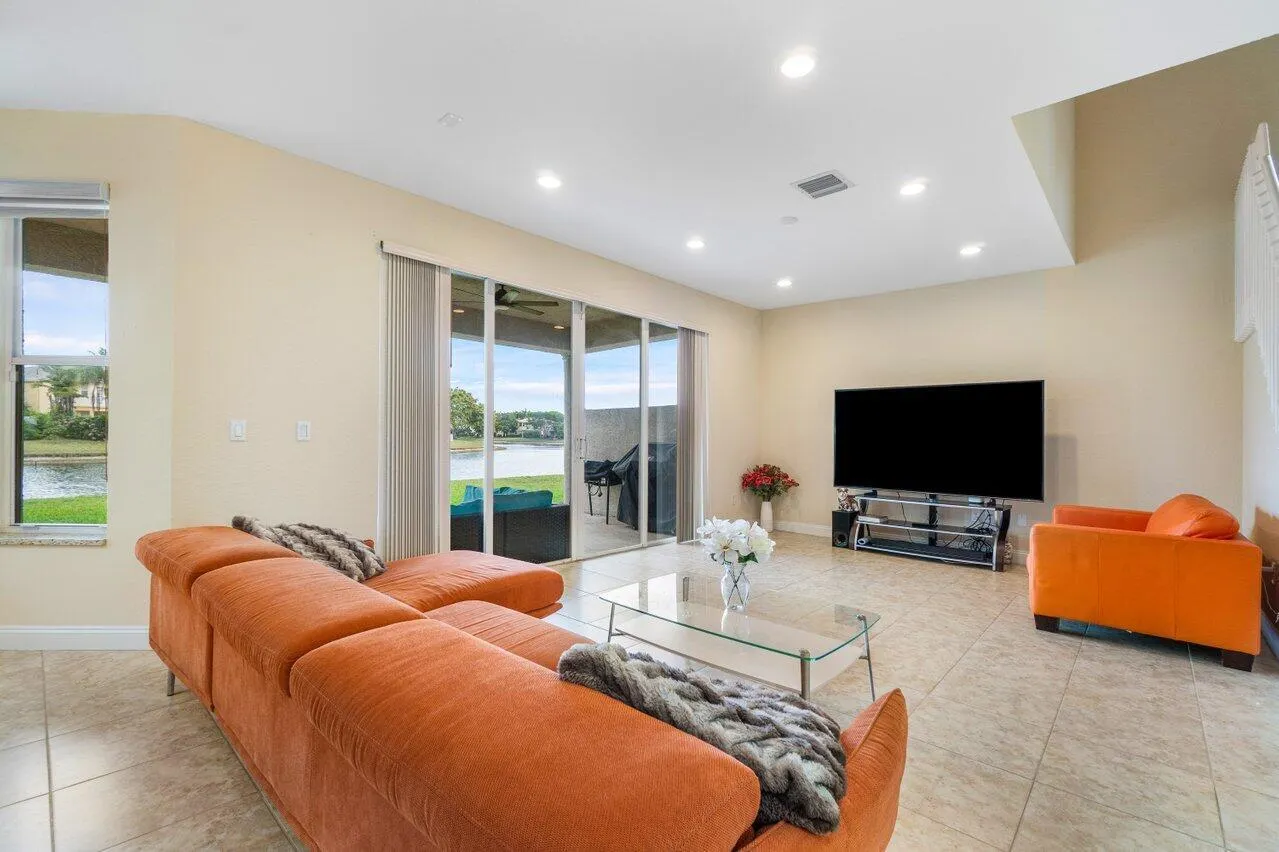 9023 Alexandra Circle