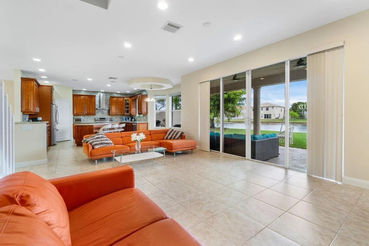 9023 Alexandra Circle