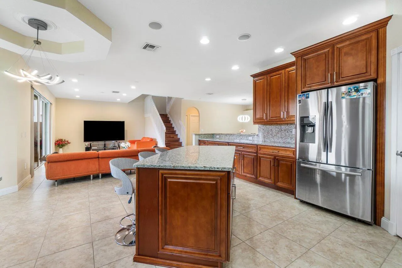 9023 Alexandra Circle