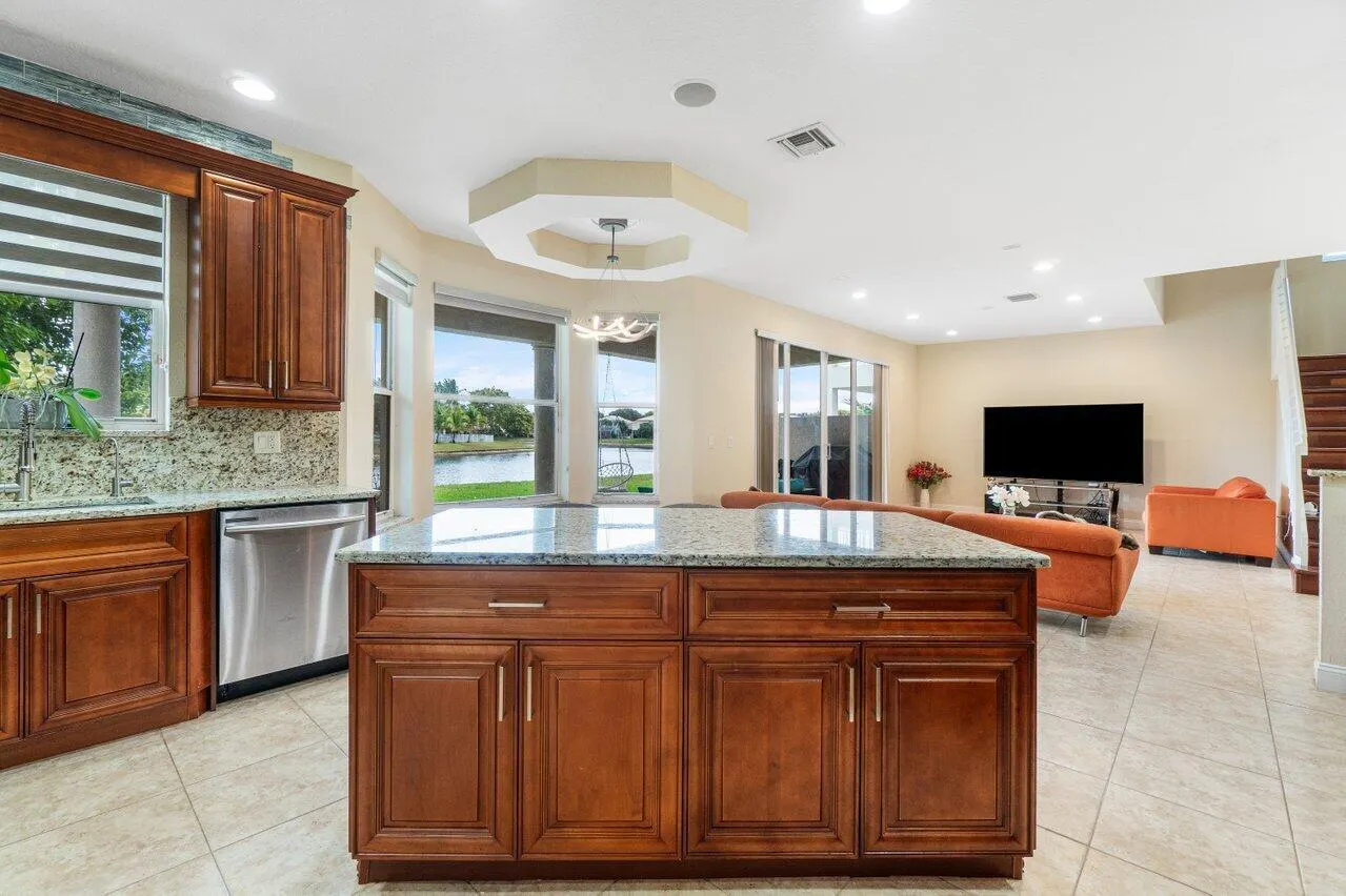 9023 Alexandra Circle