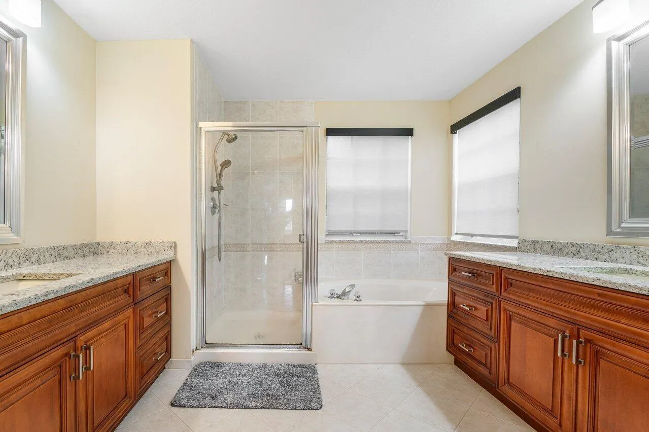 9023 Alexandra Circle