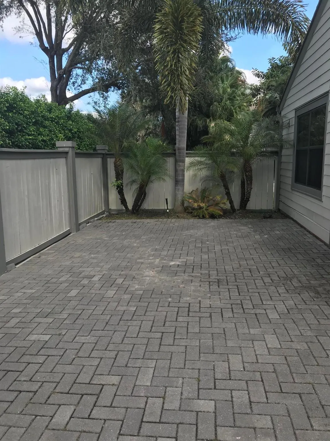 2543 Bedford Mews Drive E