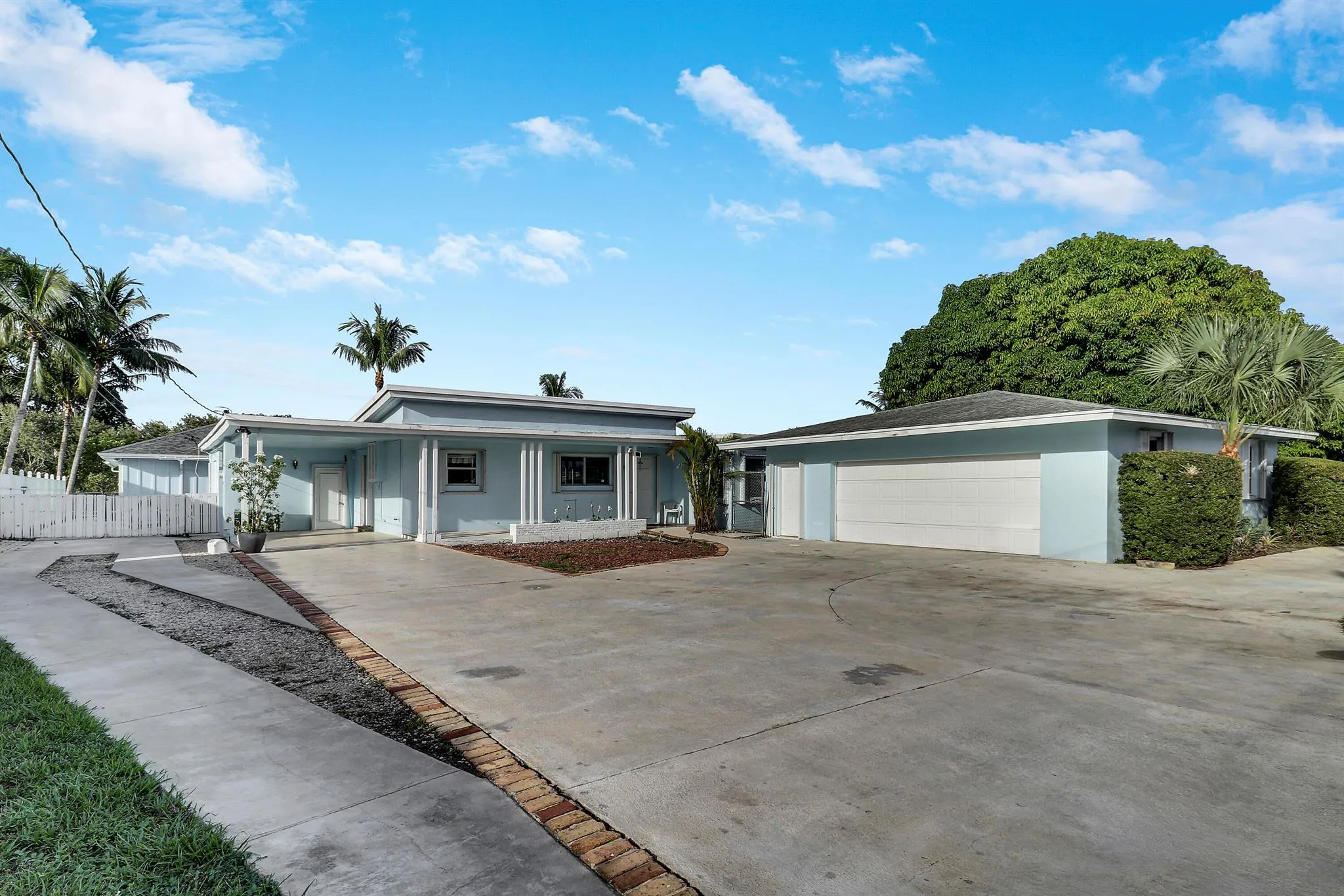 2681 Hinda Road
