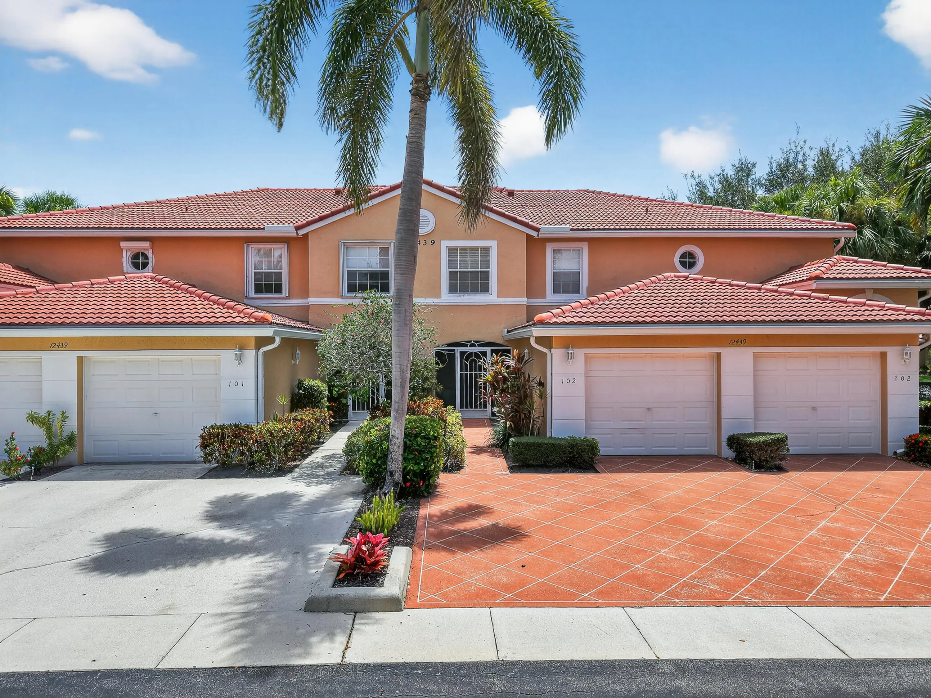 12439 Crystal Pointe Drive, #102