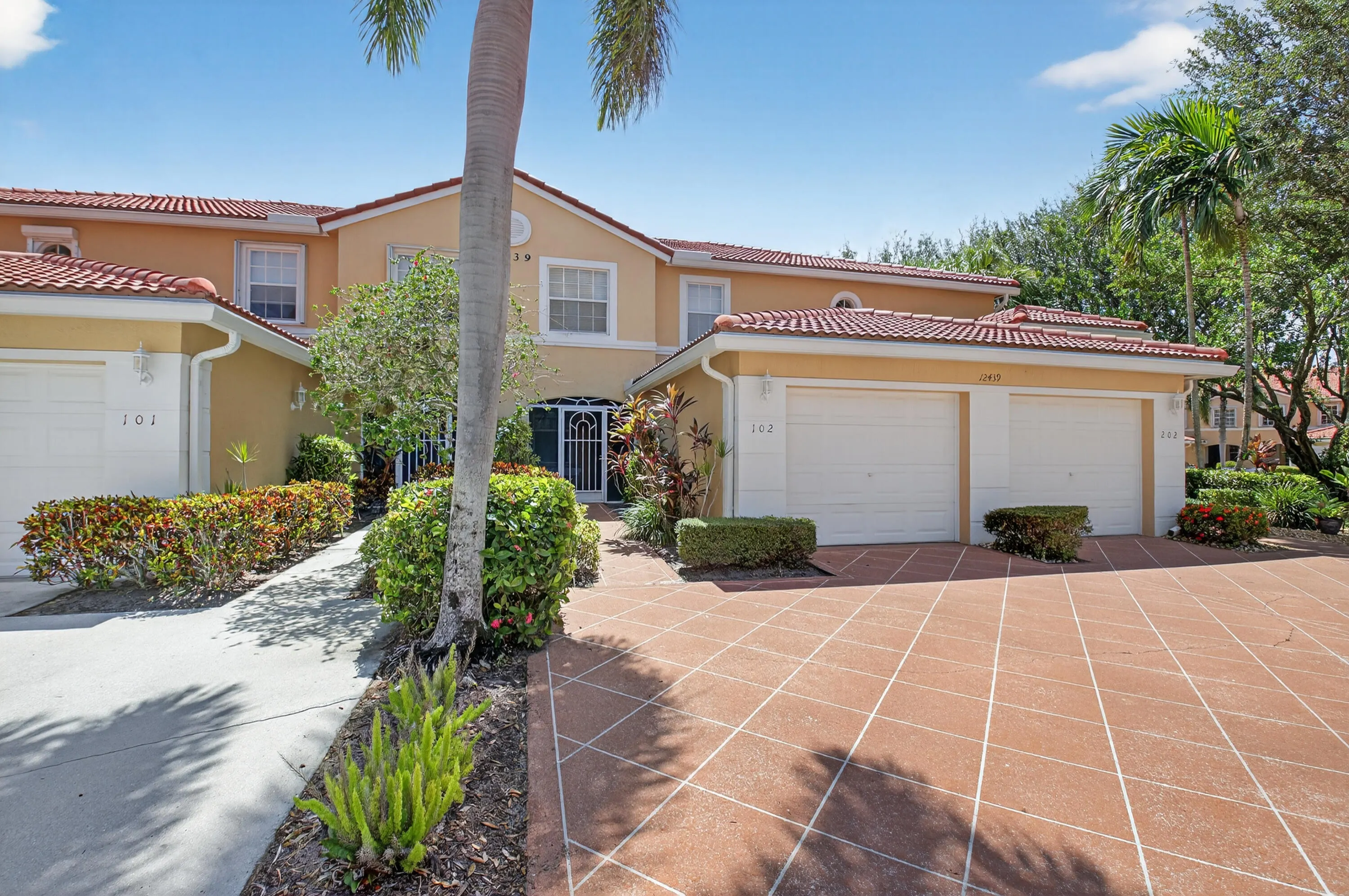12439 Crystal Pointe Drive, #102