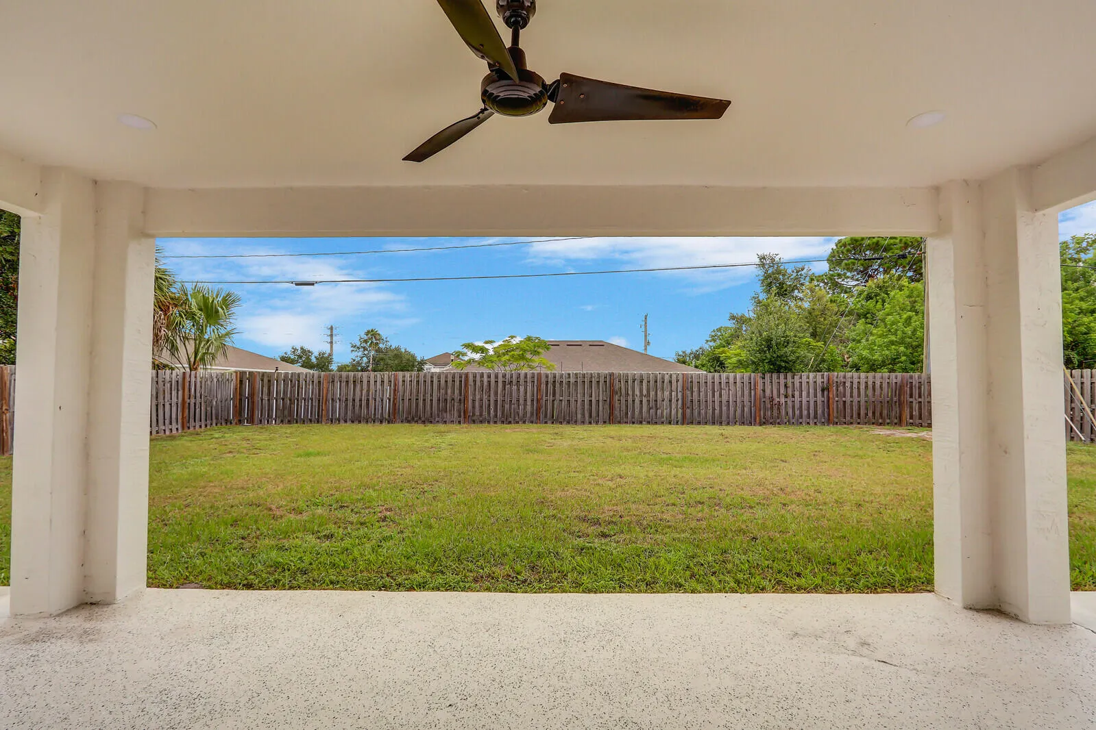 183 SW Ladybug Drive