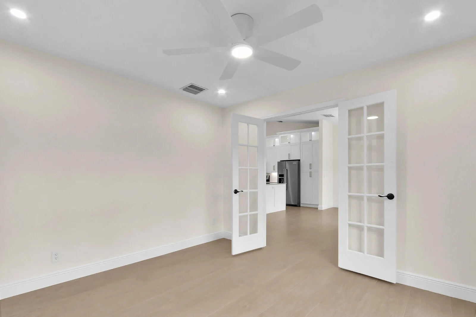 183 SW Ladybug Drive