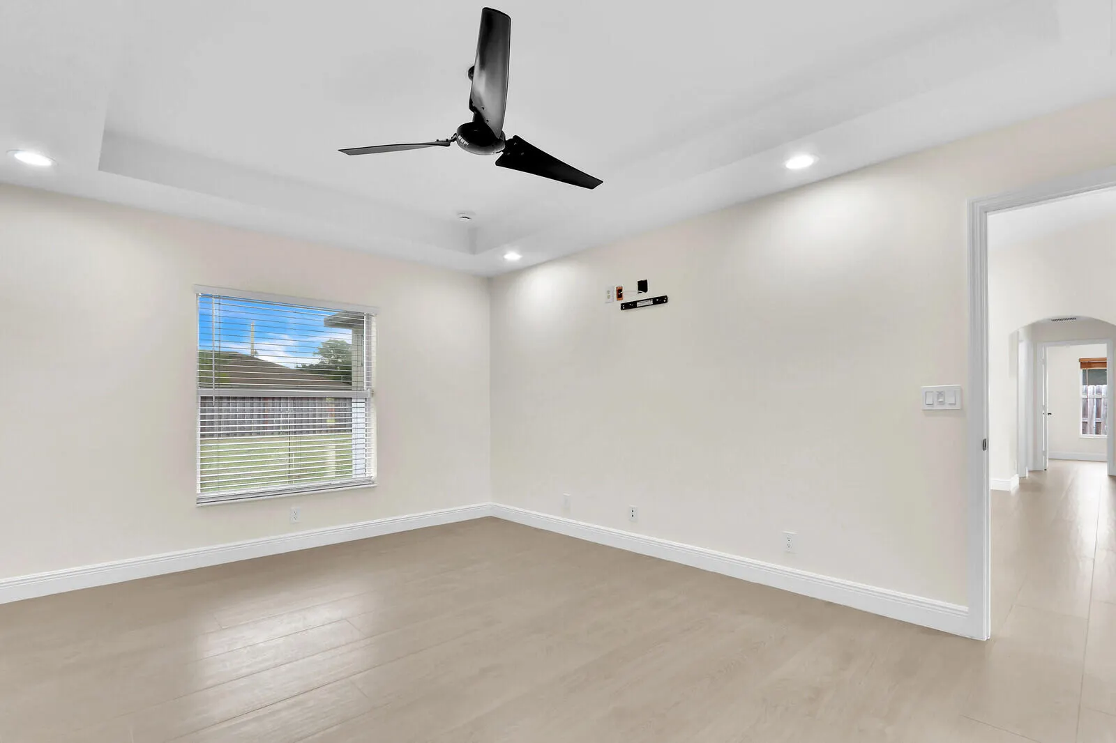 183 SW Ladybug Drive