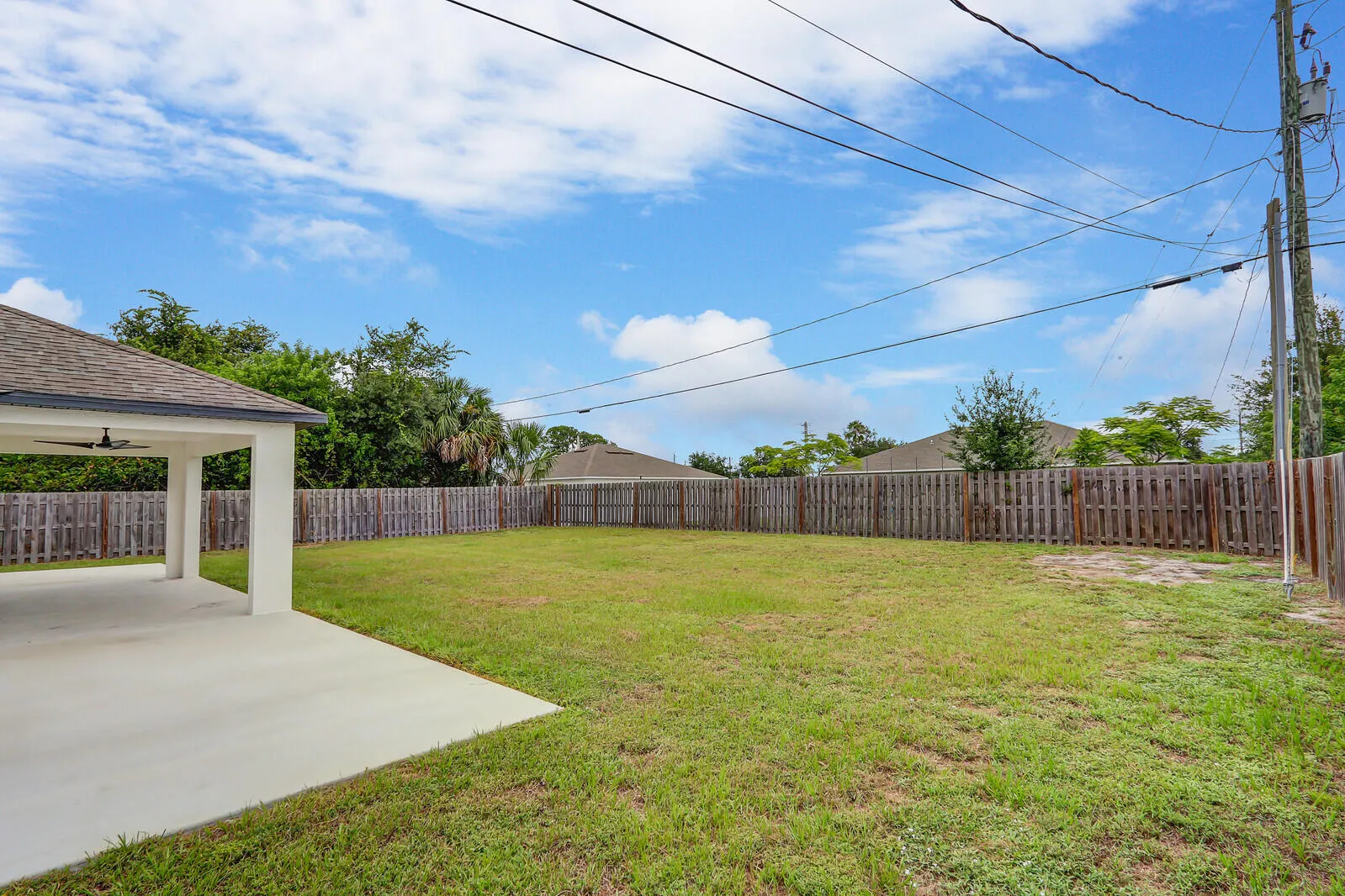 183 SW Ladybug Drive