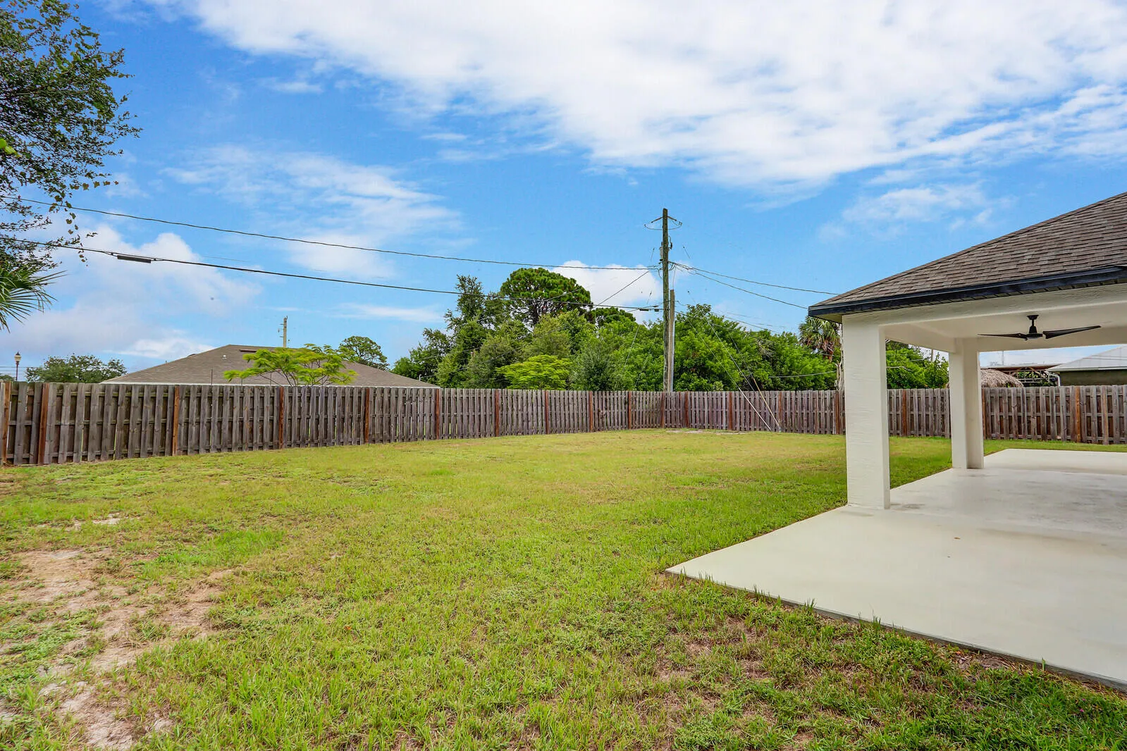 183 SW Ladybug Drive