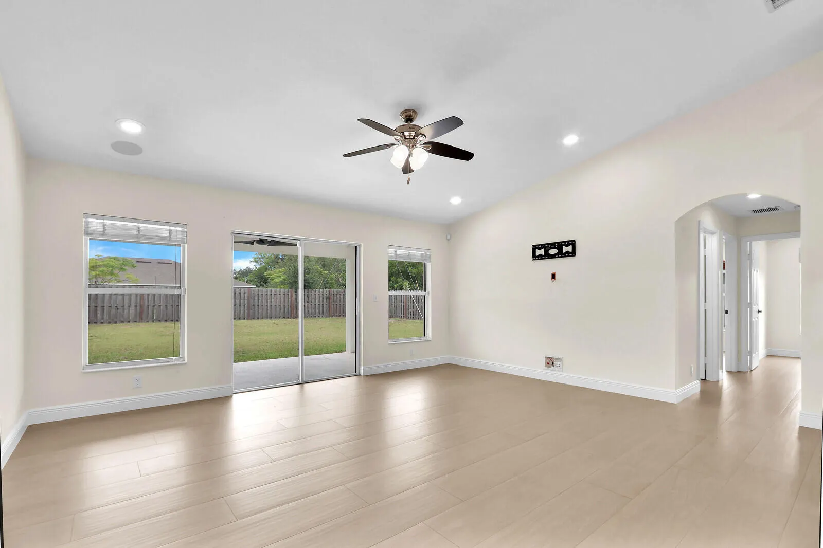 183 SW Ladybug Drive