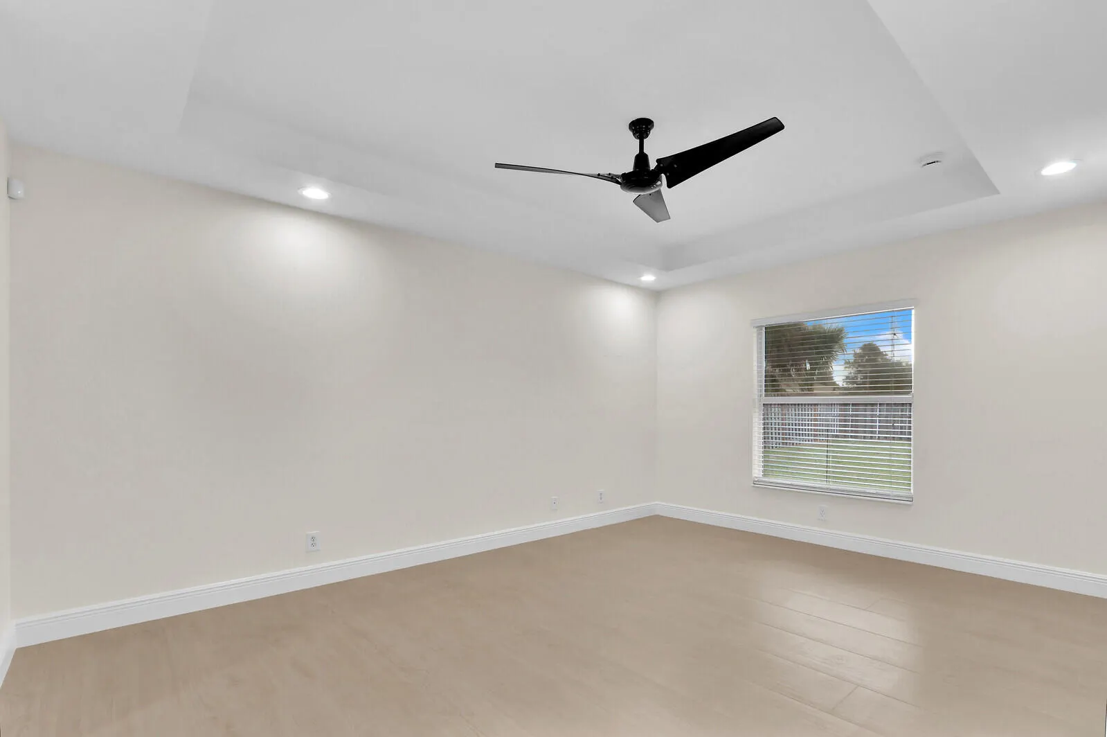 183 SW Ladybug Drive