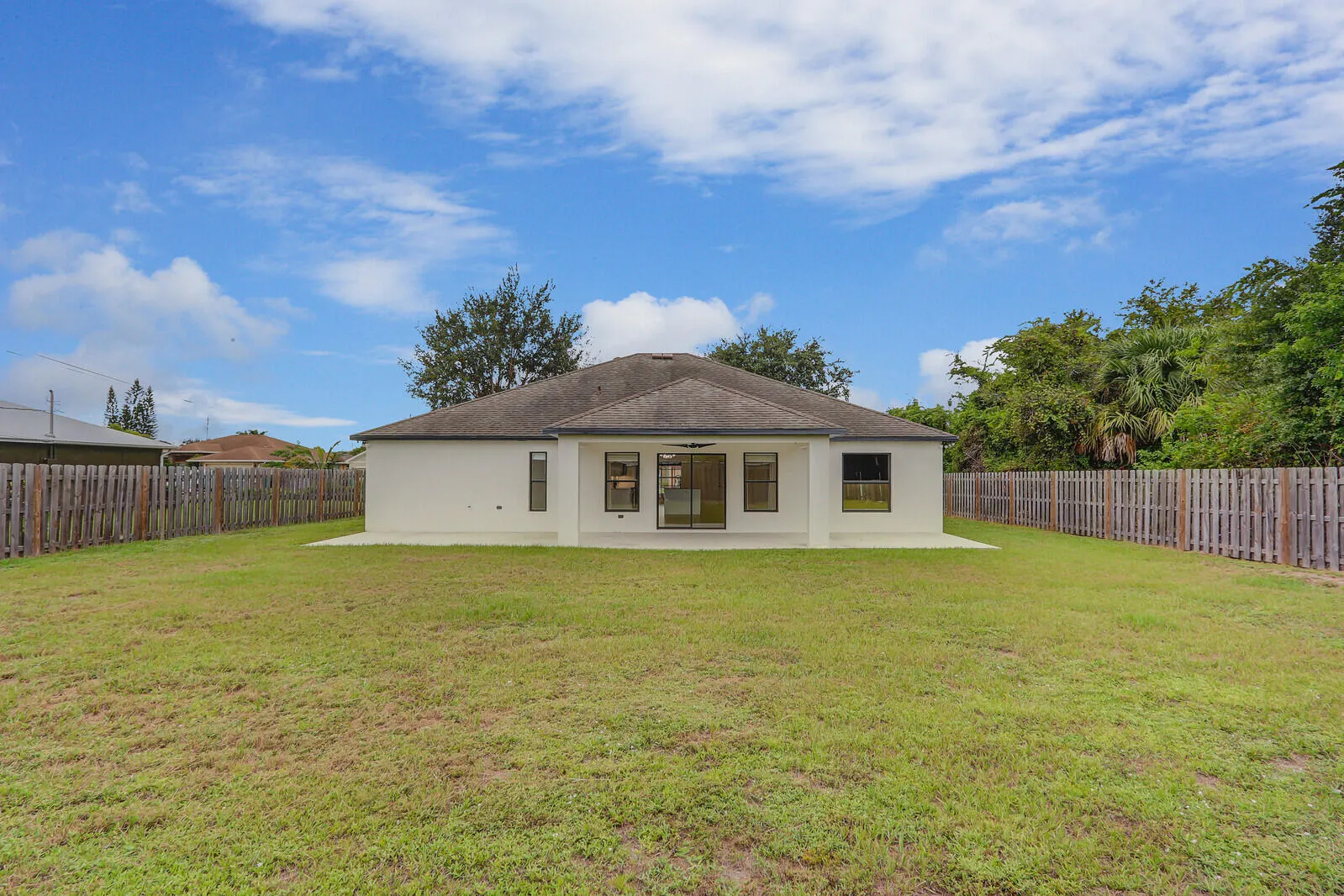 183 SW Ladybug Drive