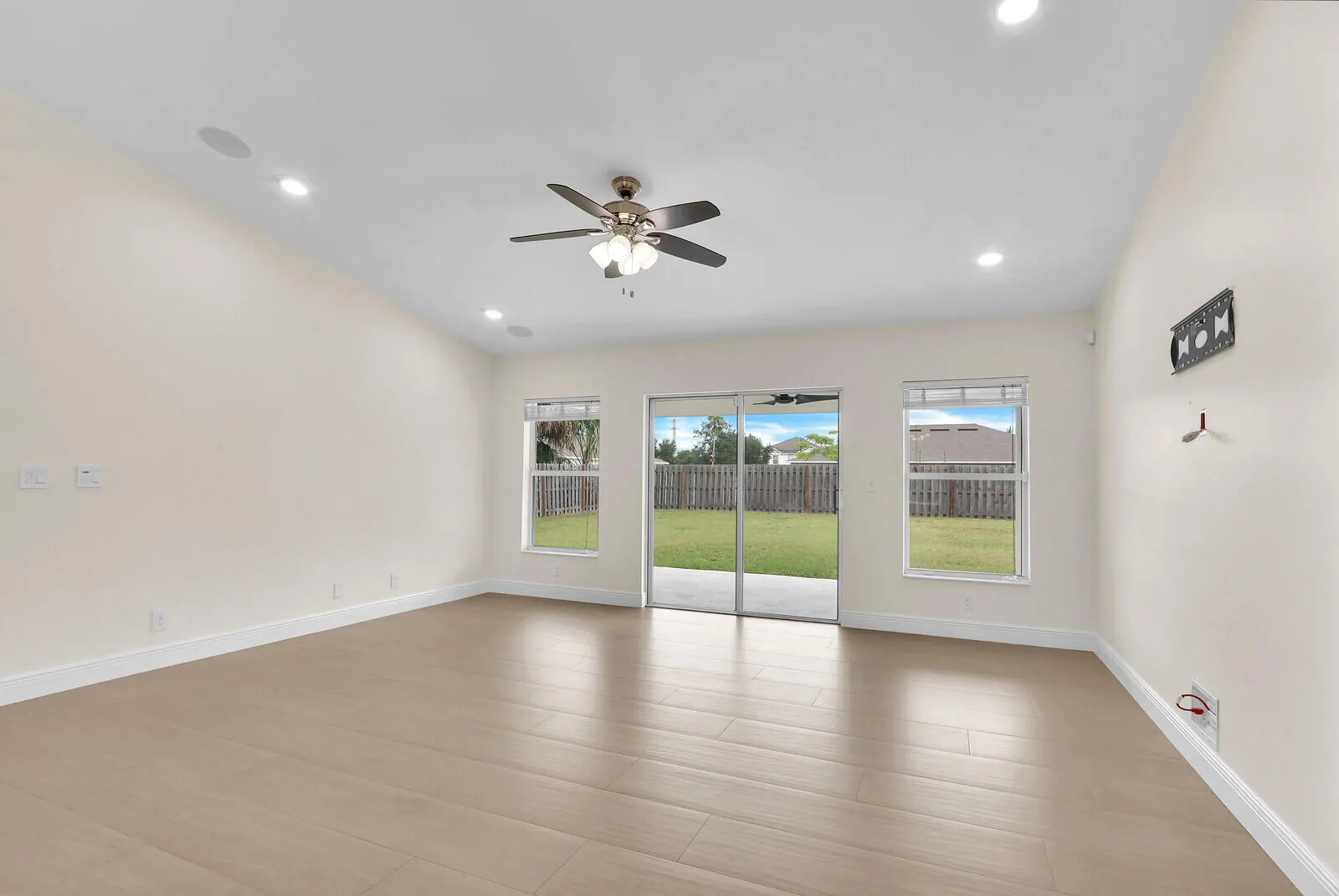 183 SW Ladybug Drive
