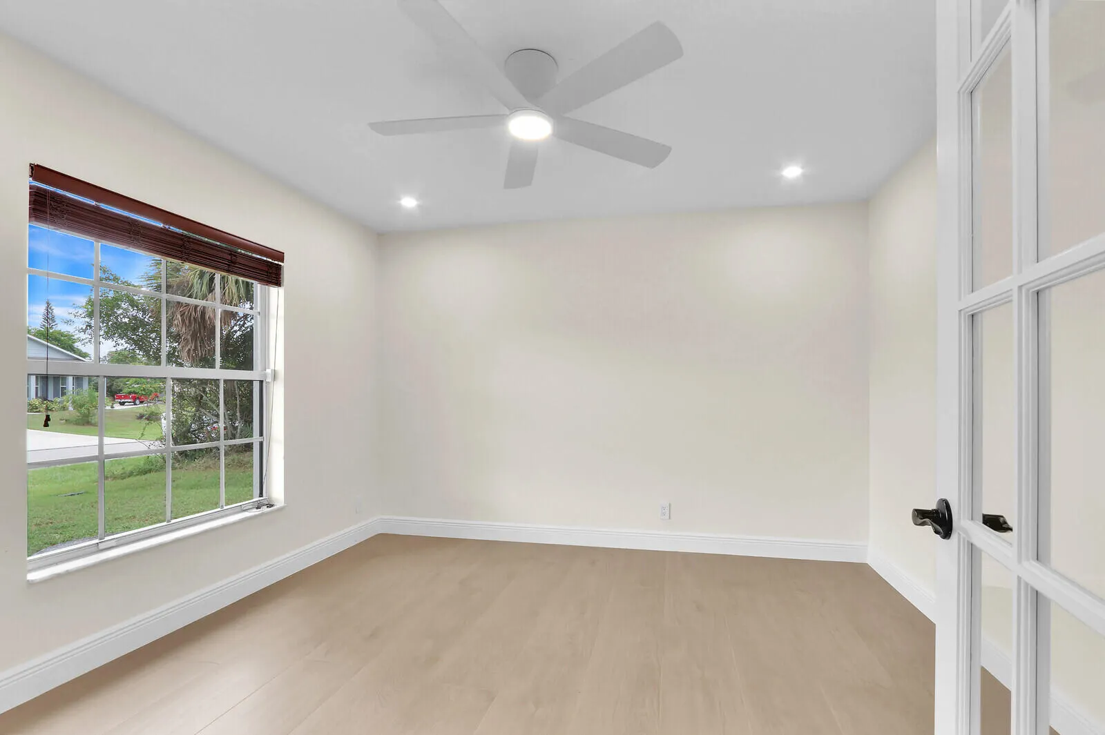 183 SW Ladybug Drive
