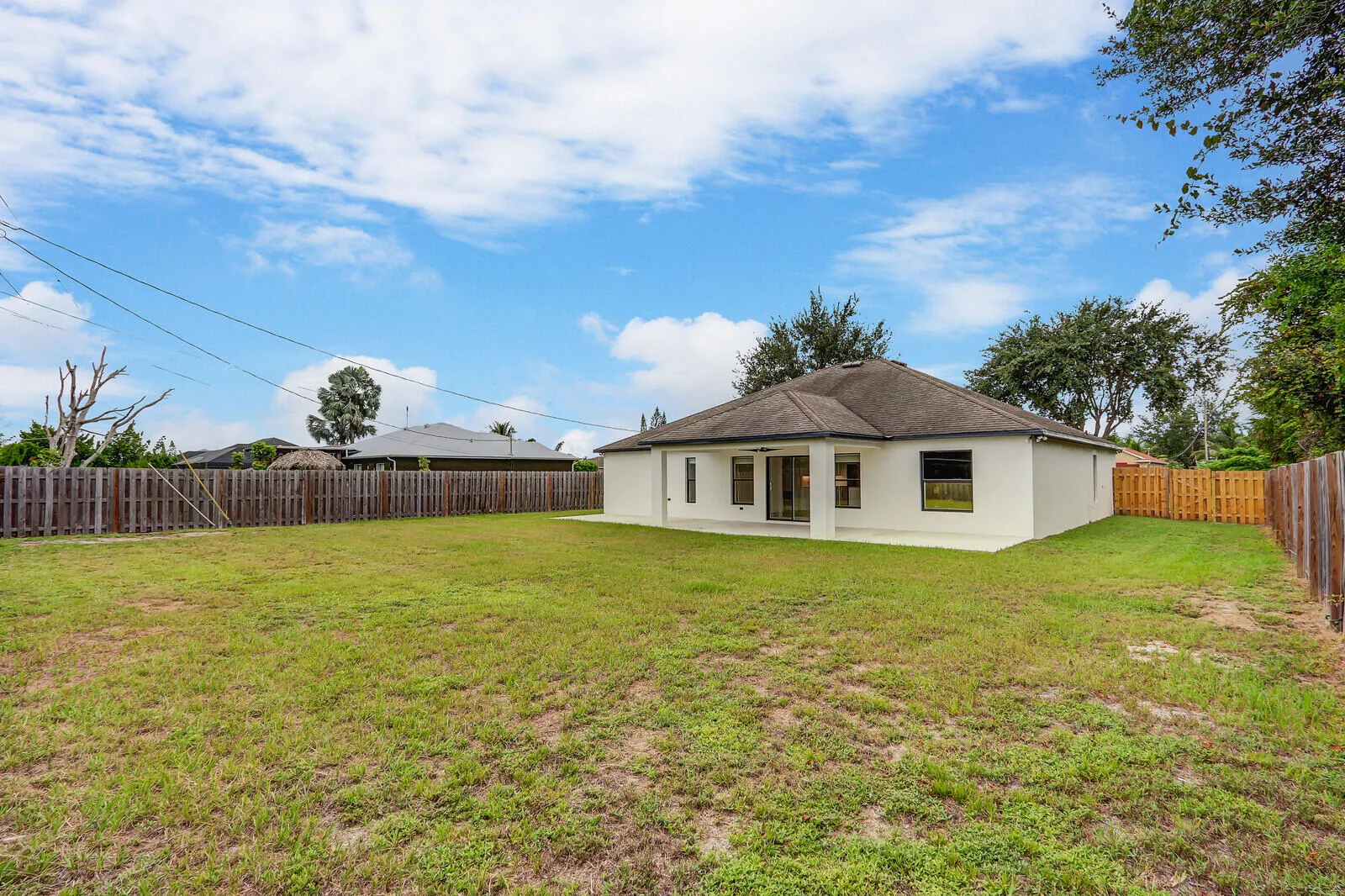 183 SW Ladybug Drive