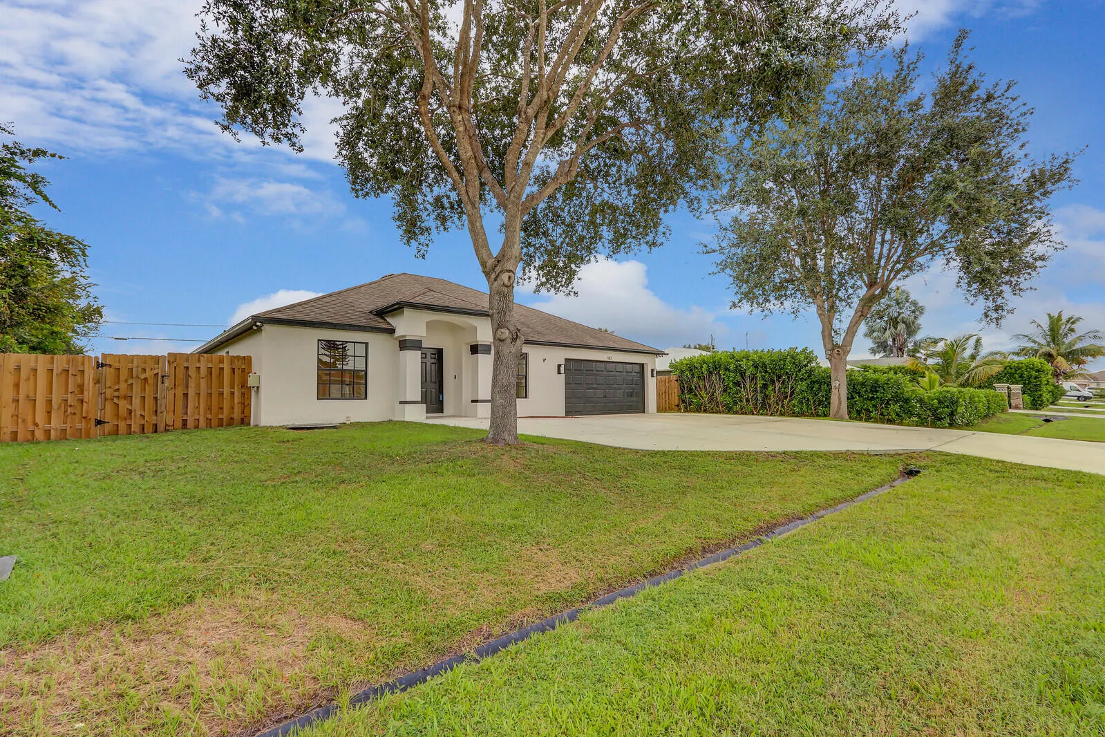 183 SW Ladybug Drive