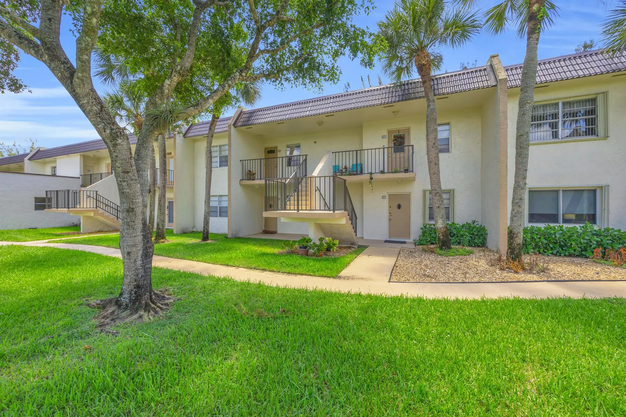 150 Lake Meryldr, #247