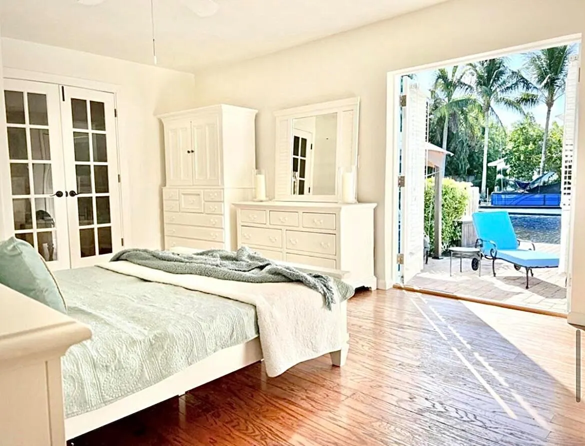 1014 Lewis Cove