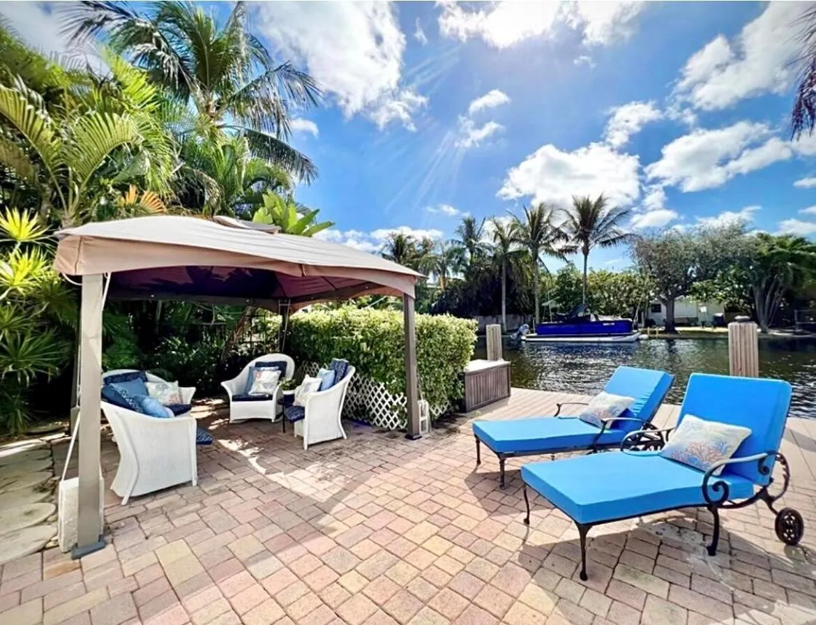 1014 Lewis Cove