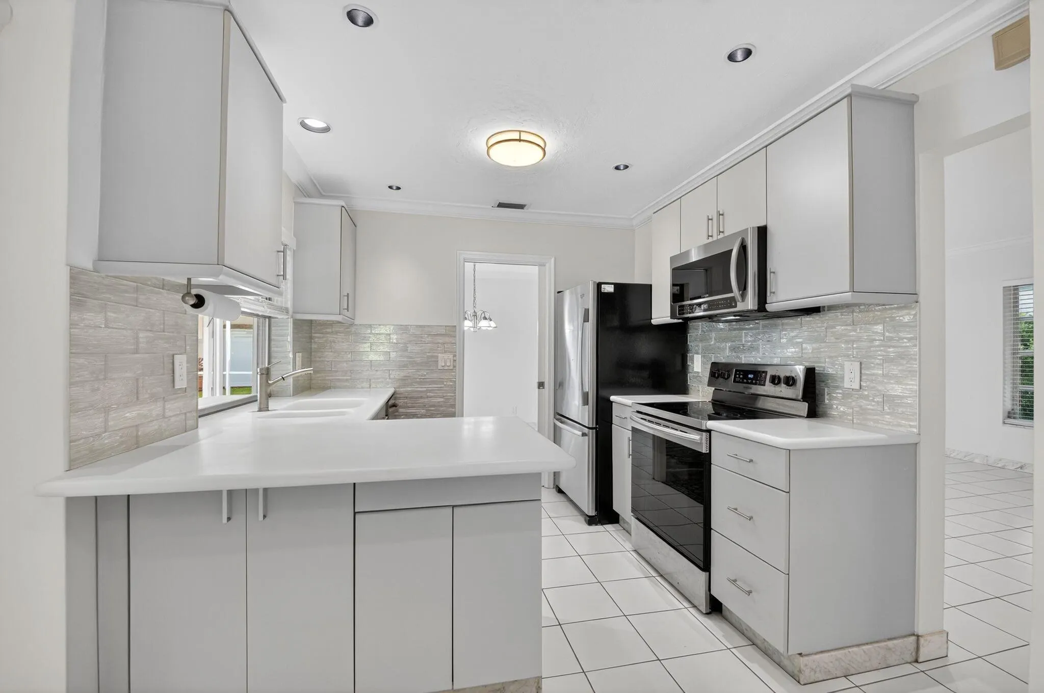 937 Banyan Drive