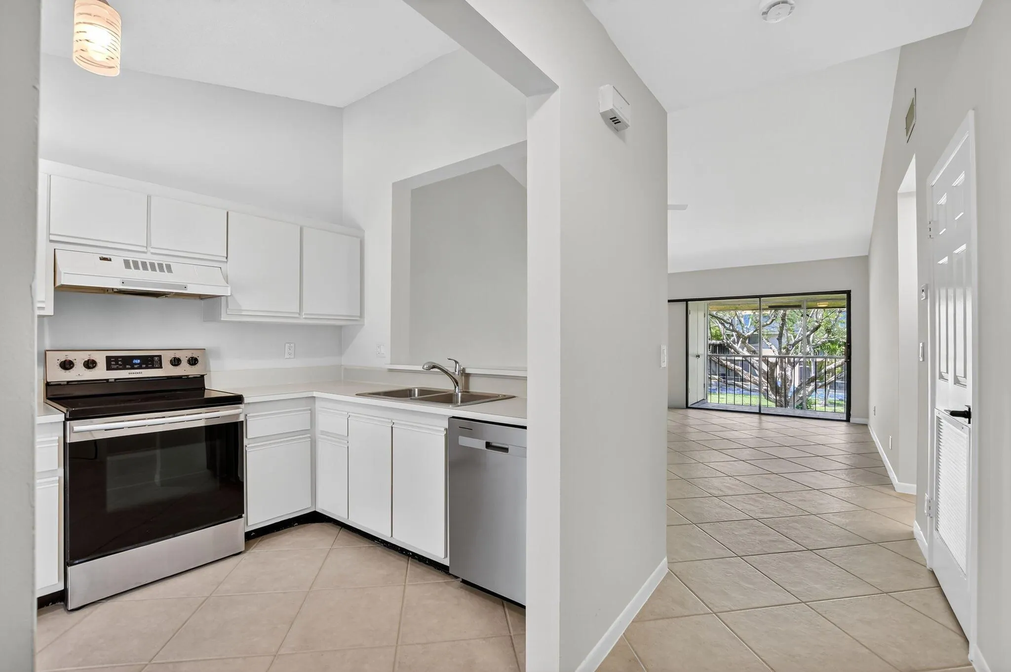 3939 NE 5th Avenue, #F203