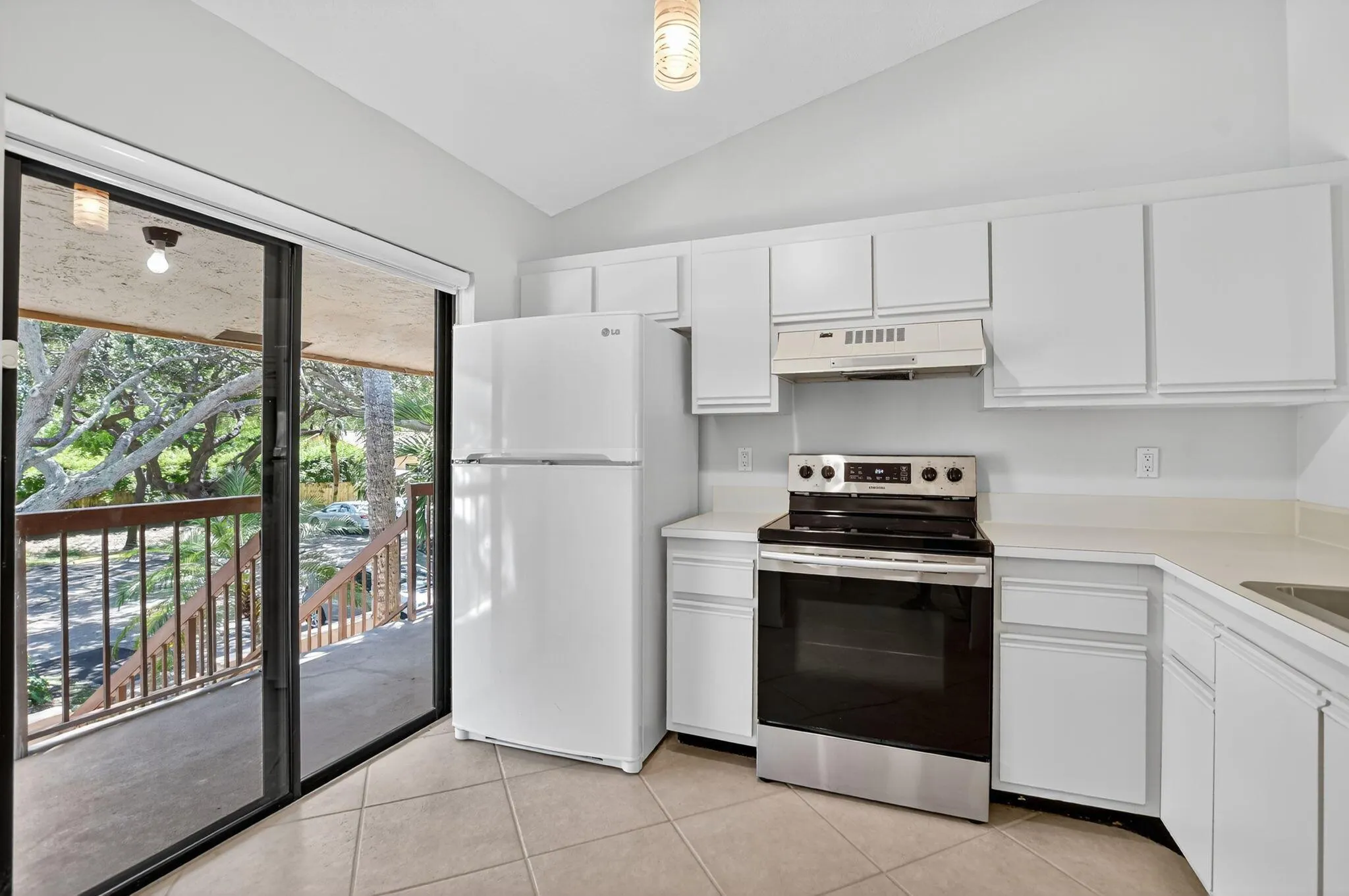 3939 NE 5th Avenue, #F203