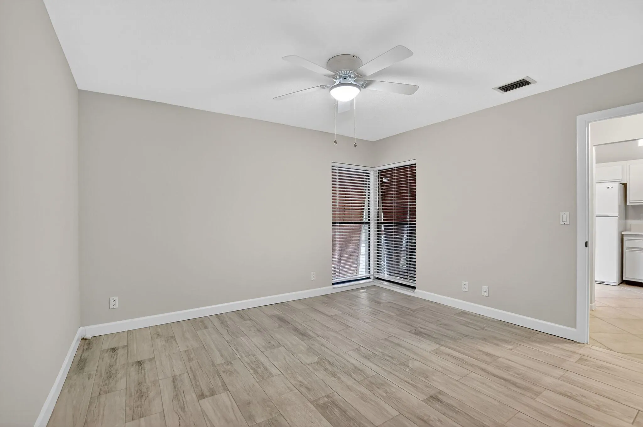 3939 NE 5th Avenue, #F203