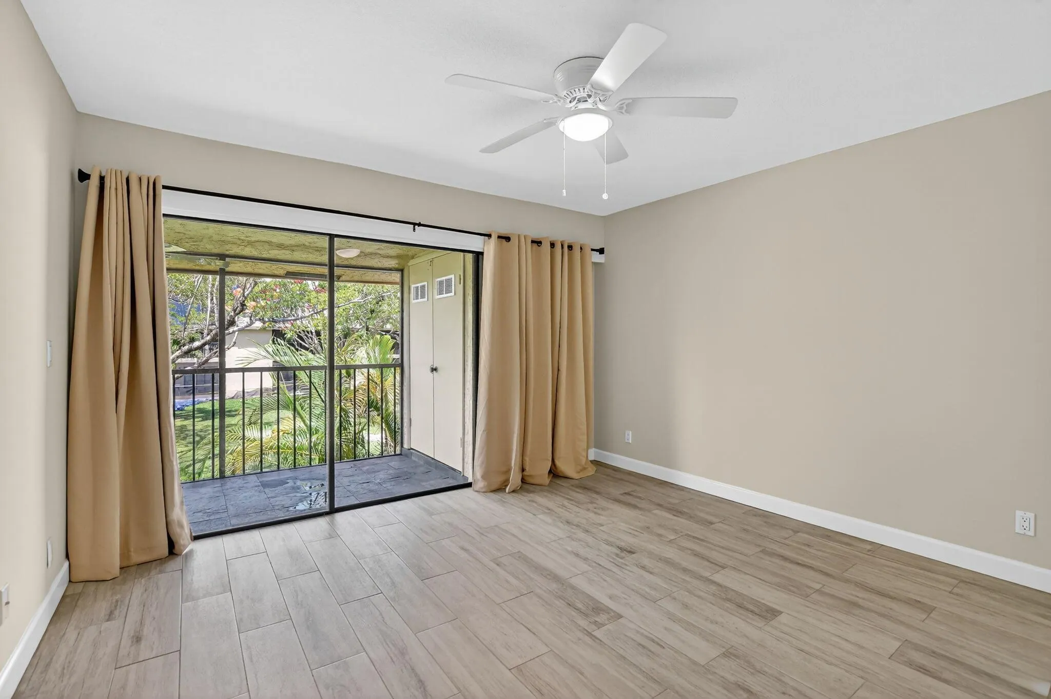 3939 NE 5th Avenue, #F203