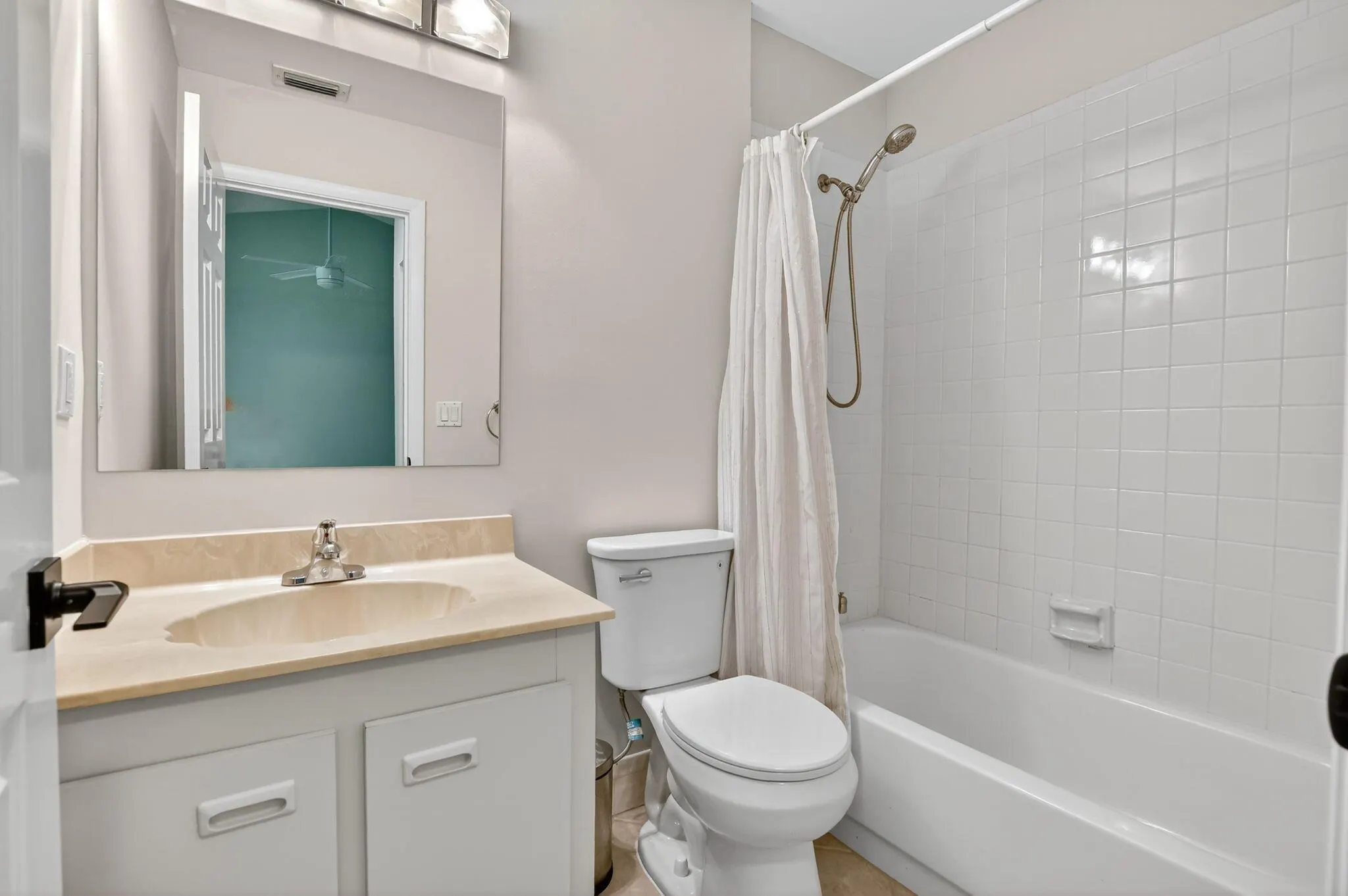 3939 NE 5th Avenue, #F203