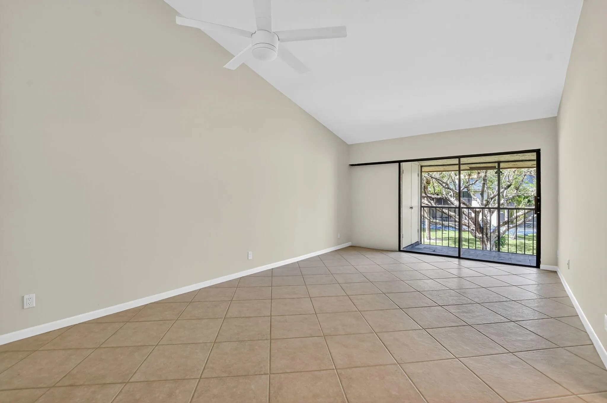 3939 NE 5th Avenue, #F203