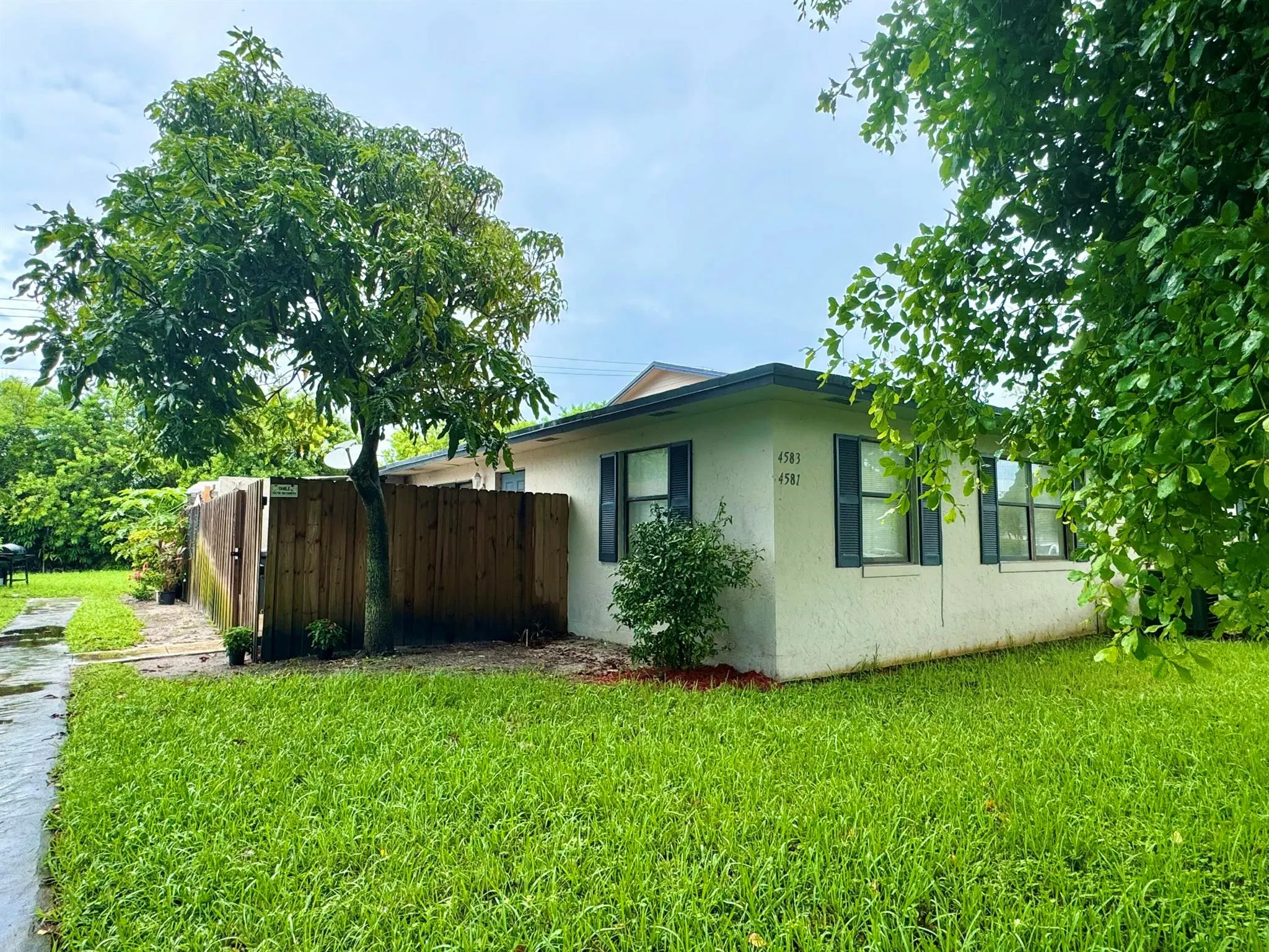 4583 Barclay Crescent