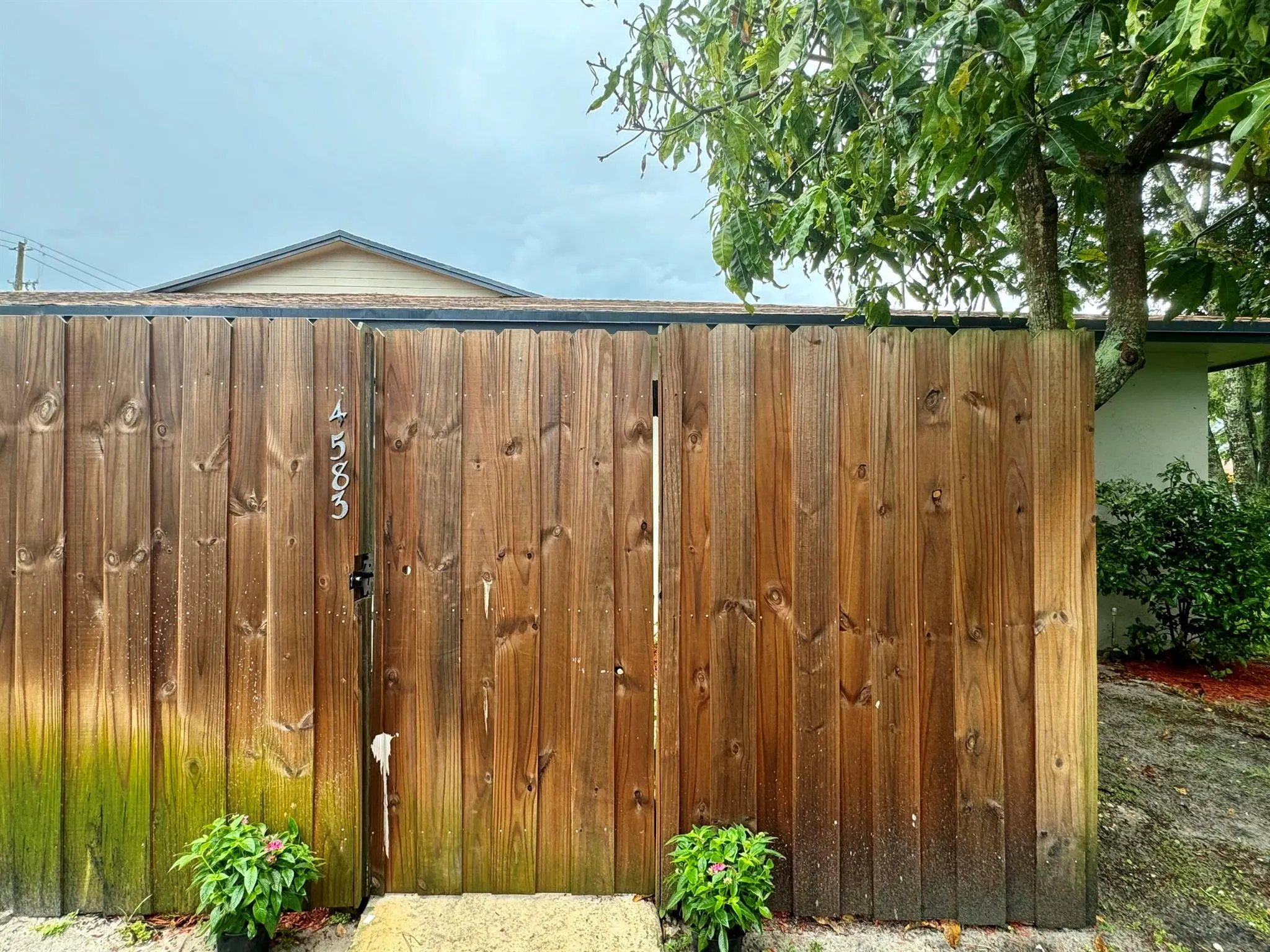 4583 Barclay Crescent