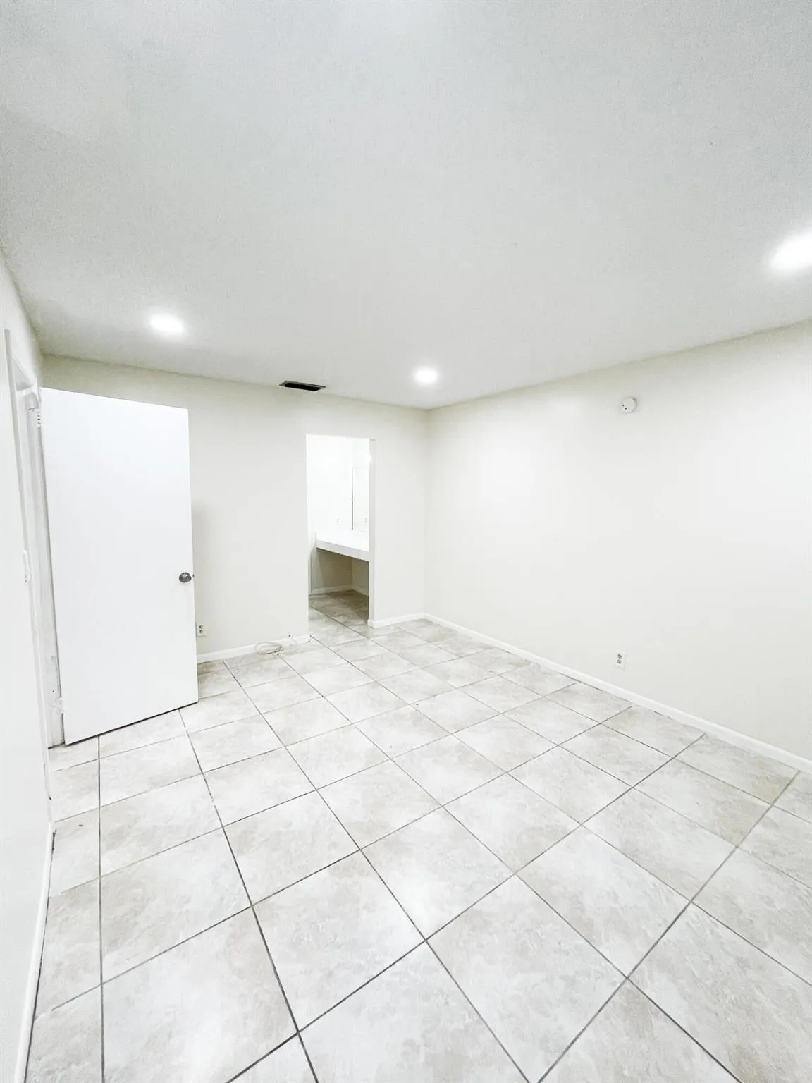 4583 Barclay Crescent
