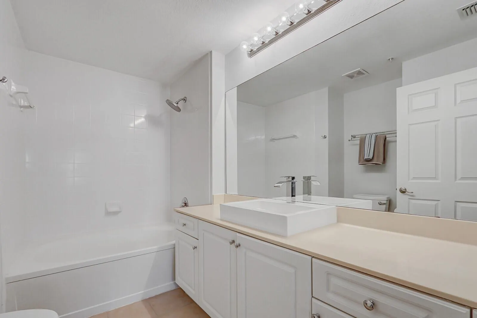 2803 Sarento Place, #112