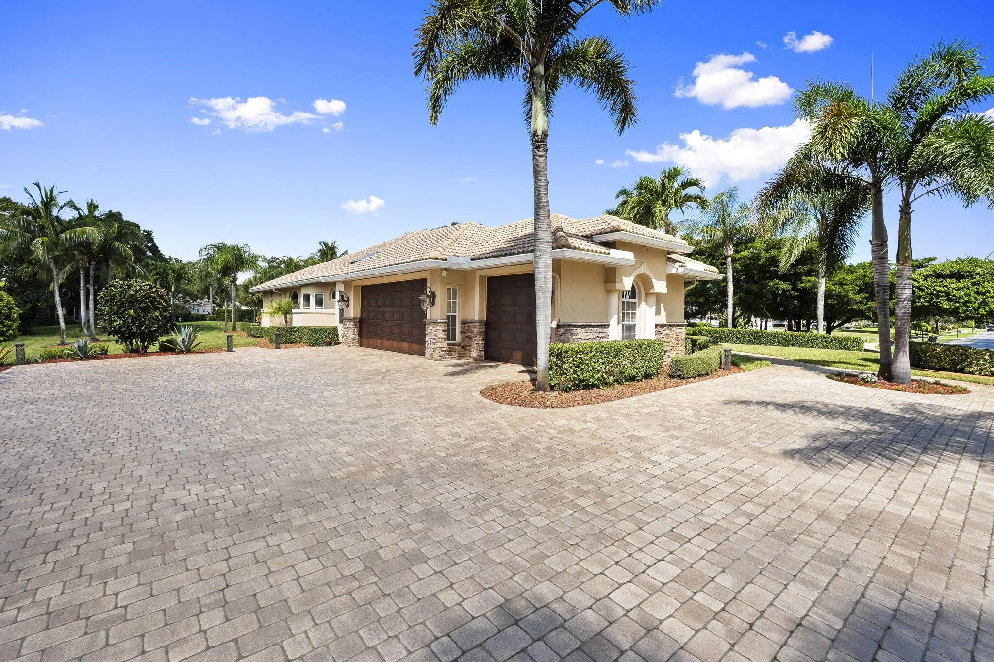 5416 SW Coral Tree Lane