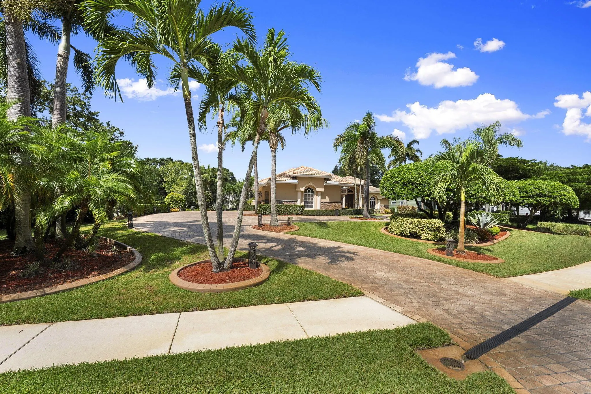 5416 SW Coral Tree Lane