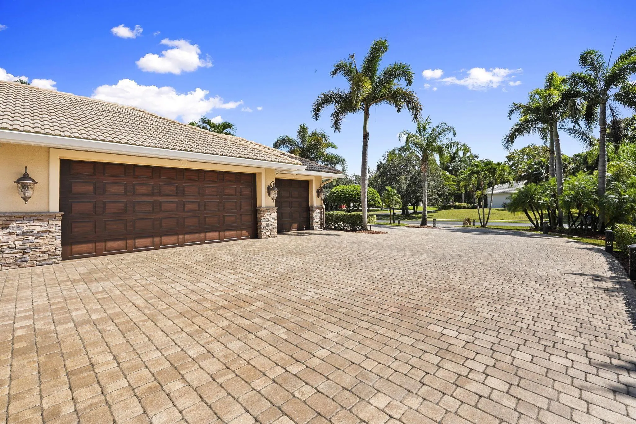 5416 SW Coral Tree Lane