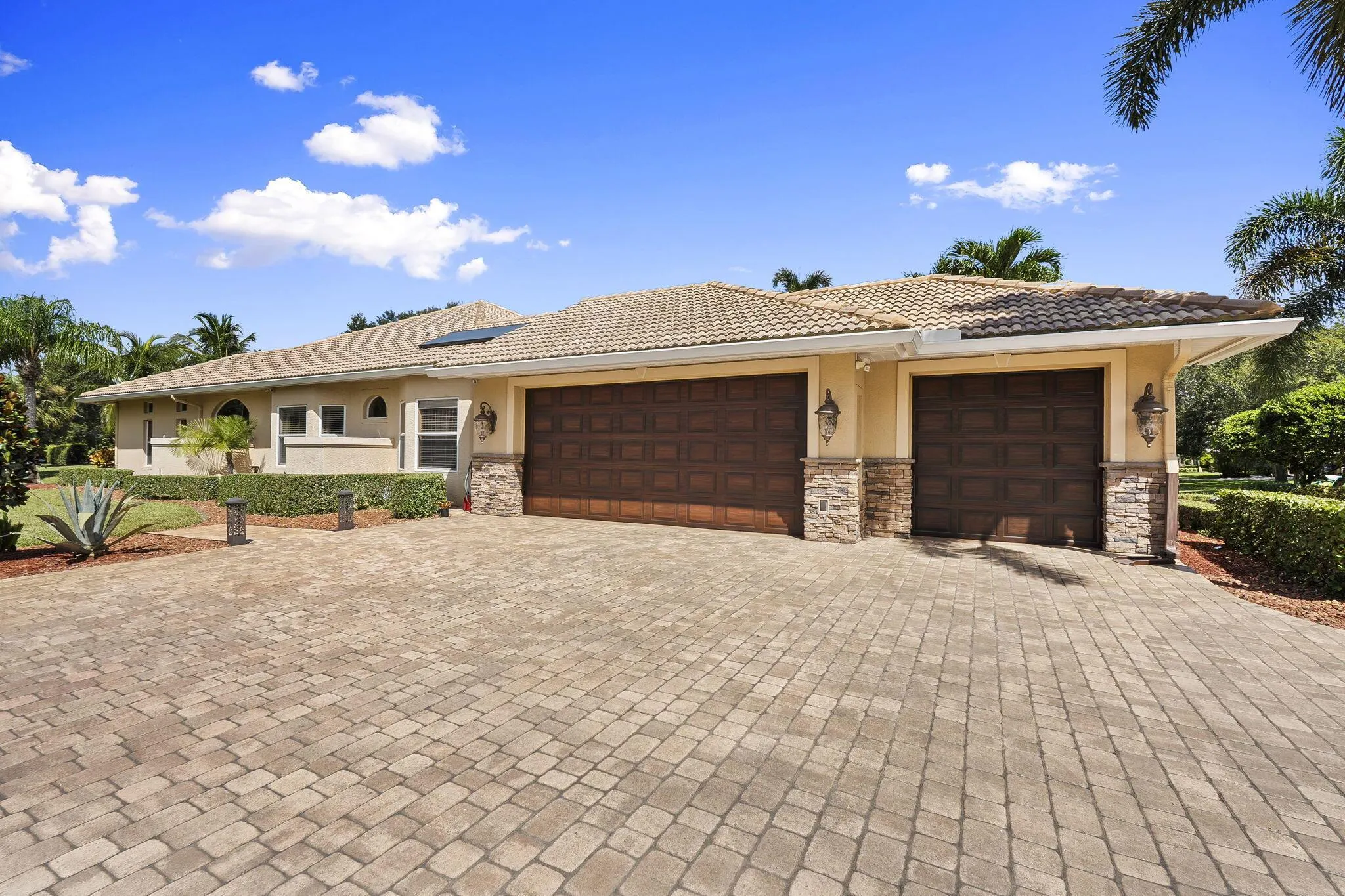 5416 SW Coral Tree Lane