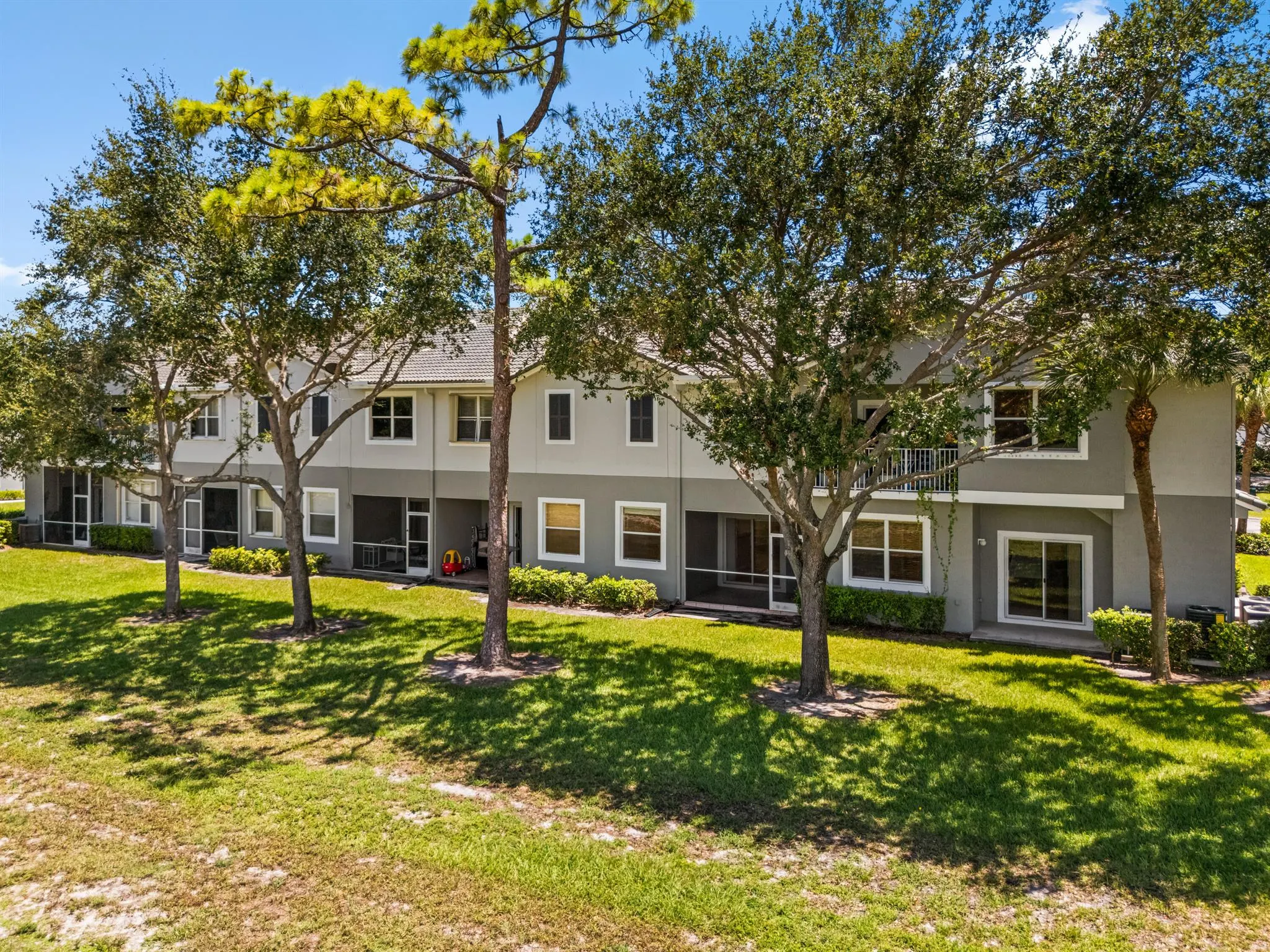 3051 Grandiflora Drive