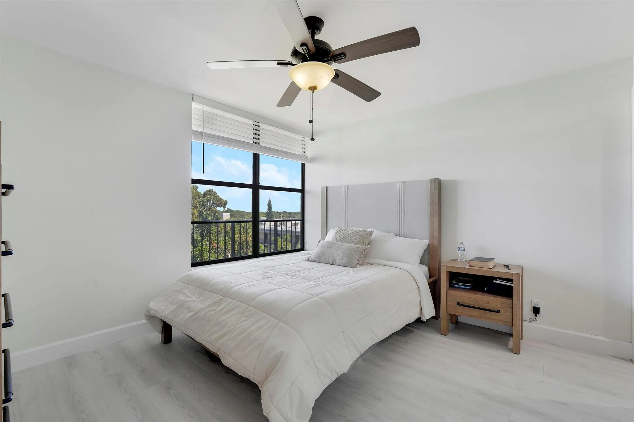 14 Royal Palm Way, #5030