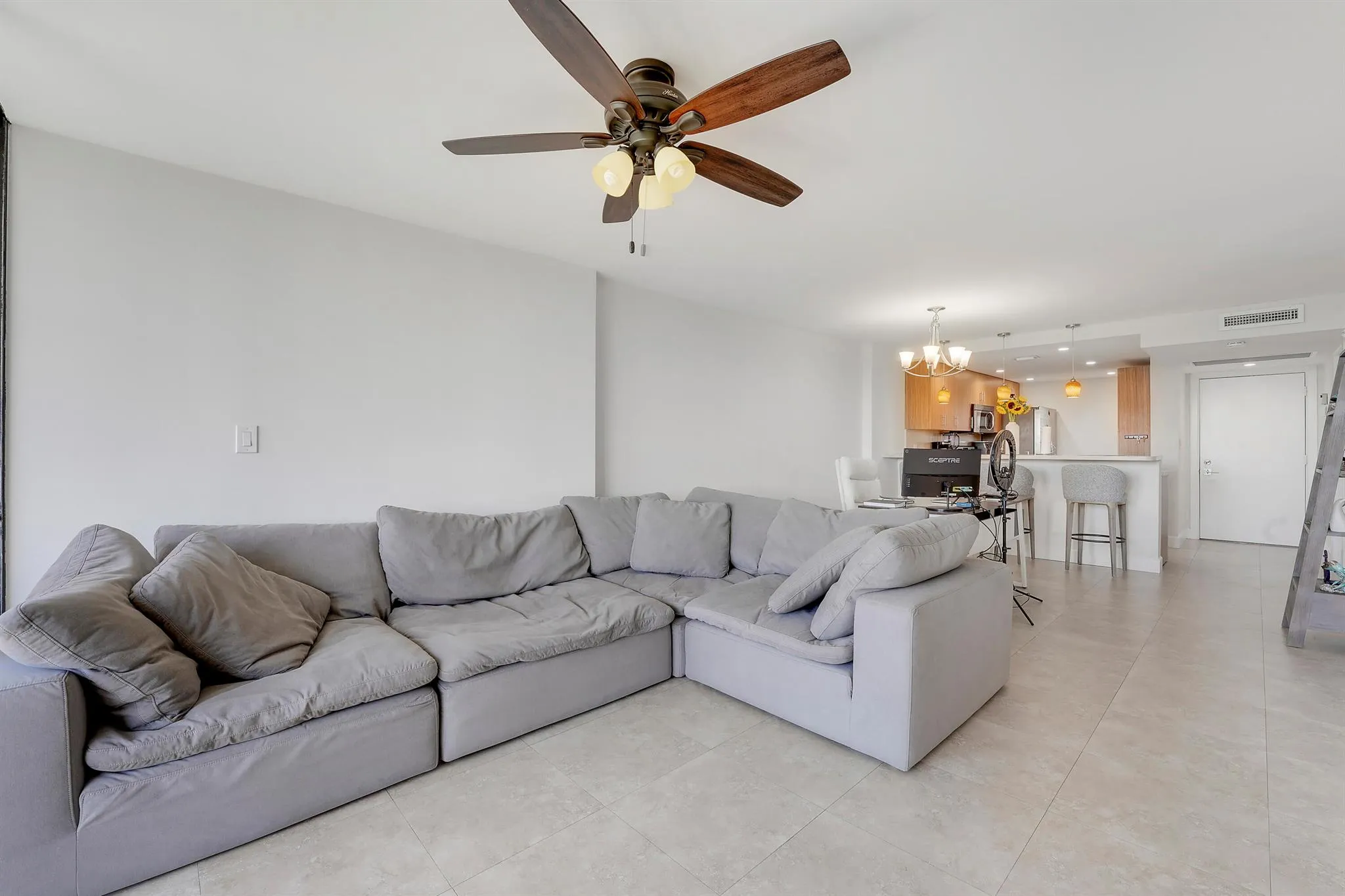 14 Royal Palm Way, #5030