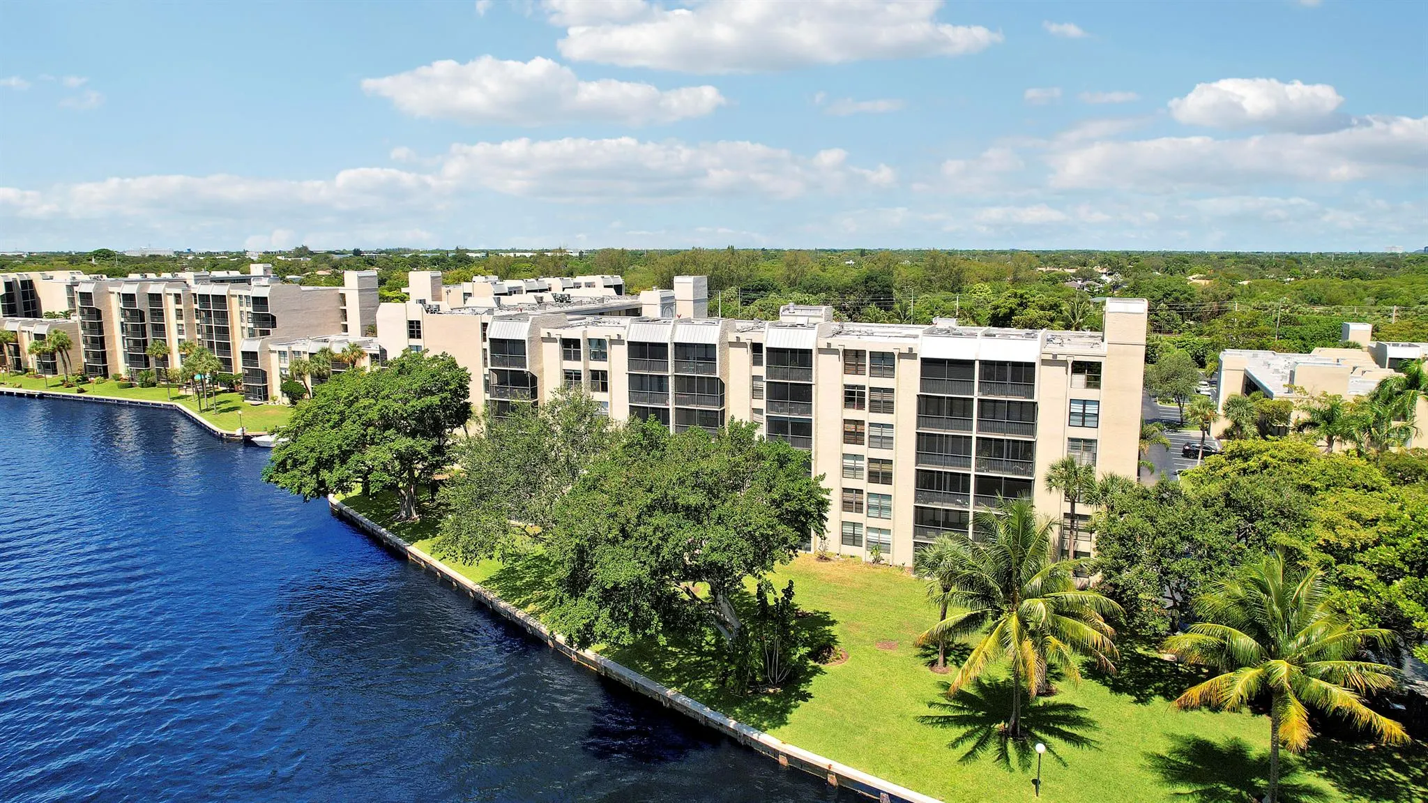 14 Royal Palm Way, #5030