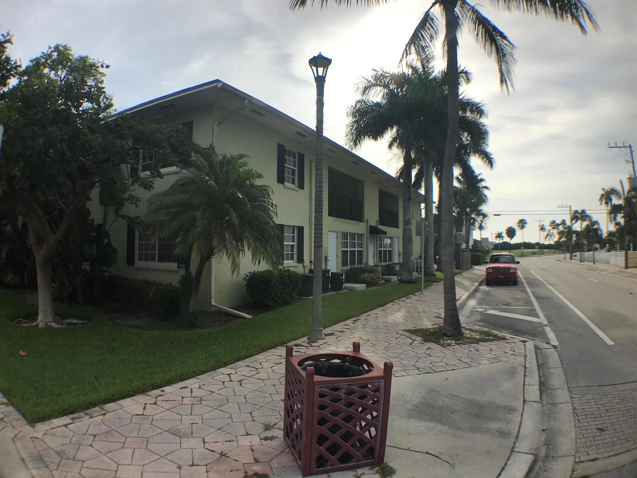 102 N Lakeside Drive, #1